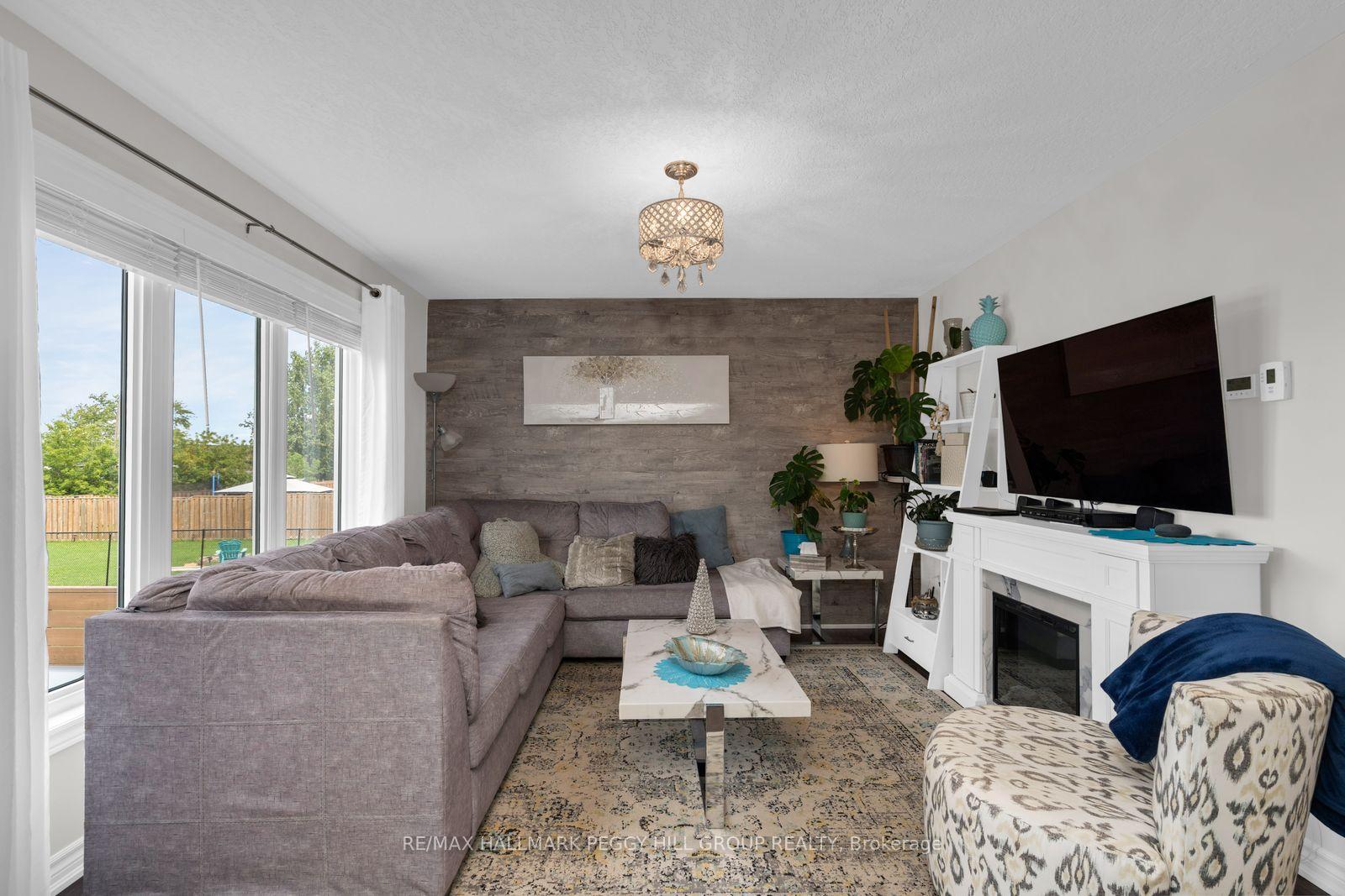 Photo 4 of 271 Quebec Street, Clearview, Stayner — HOMEH
