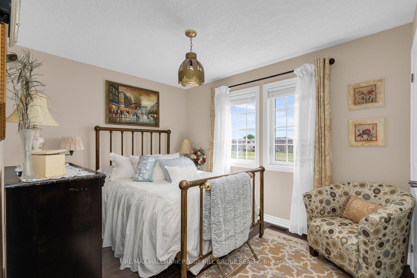 Photo 10 of 271 Quebec Street, Clearview, Stayner — HOMEH