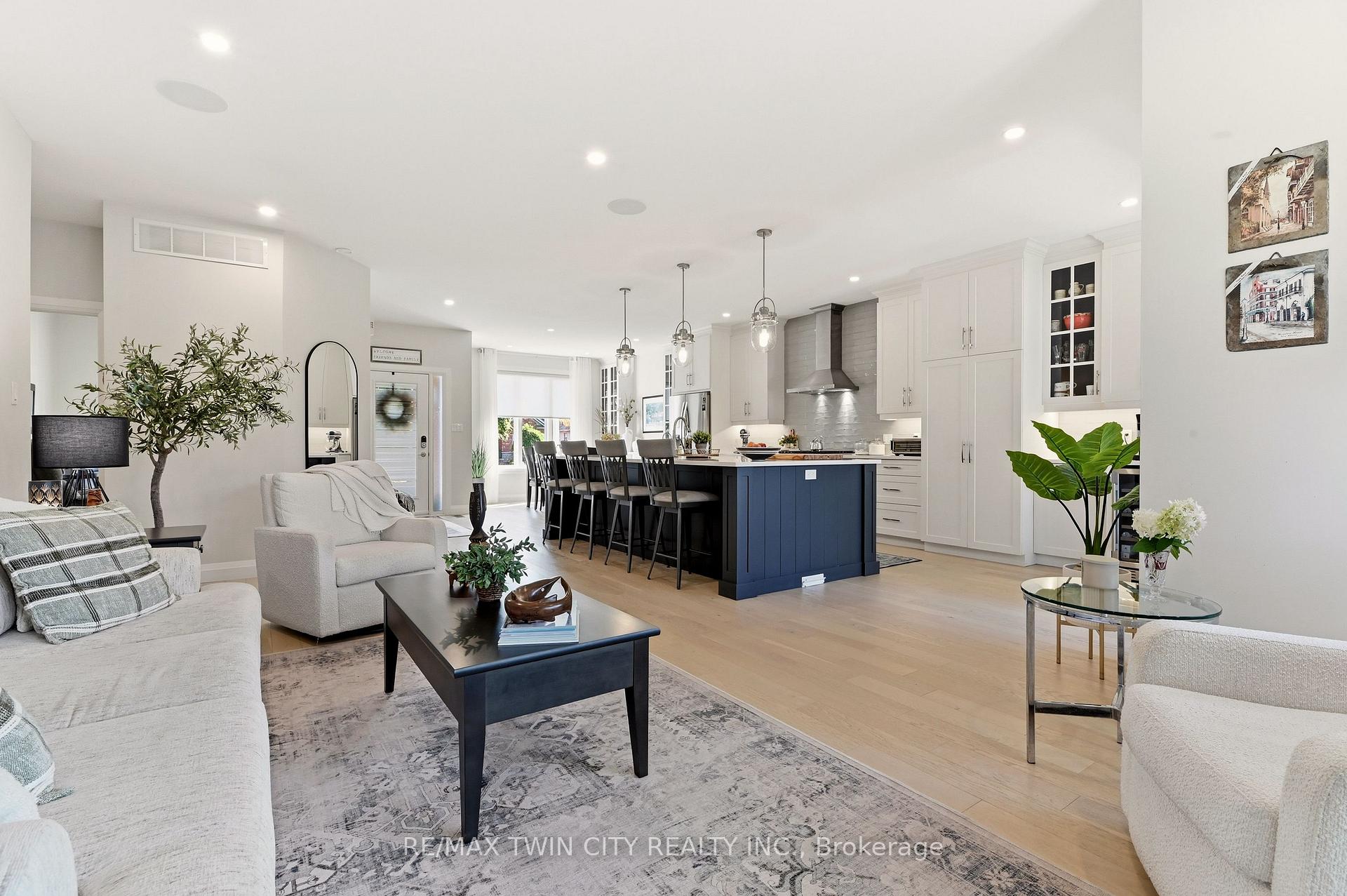 Photo 2 of 20 Cardinal Lane, Brant, Paris — HOMEH