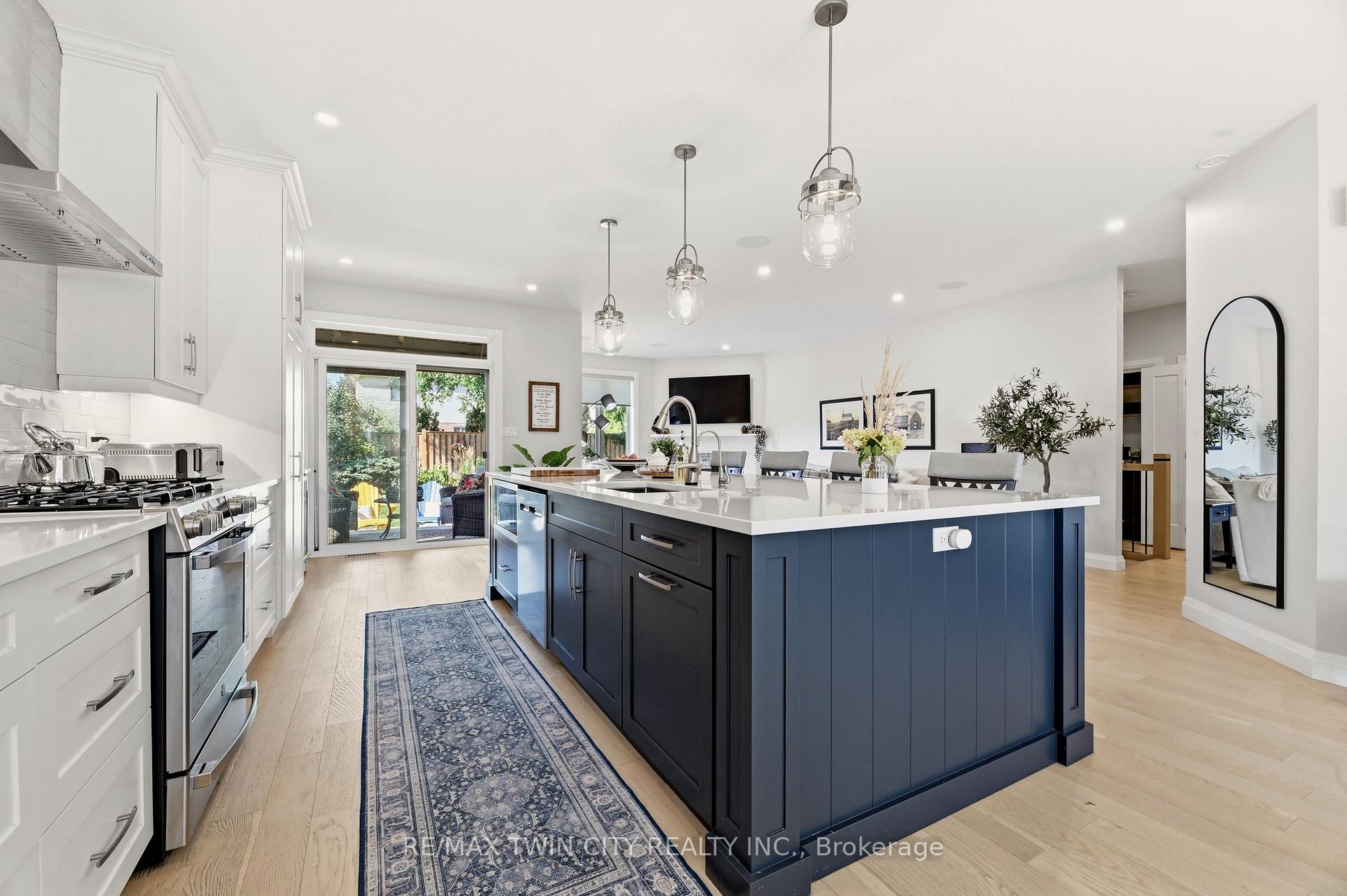 Photo 12 of 20 Cardinal Lane, Brant, Paris — HOMEH