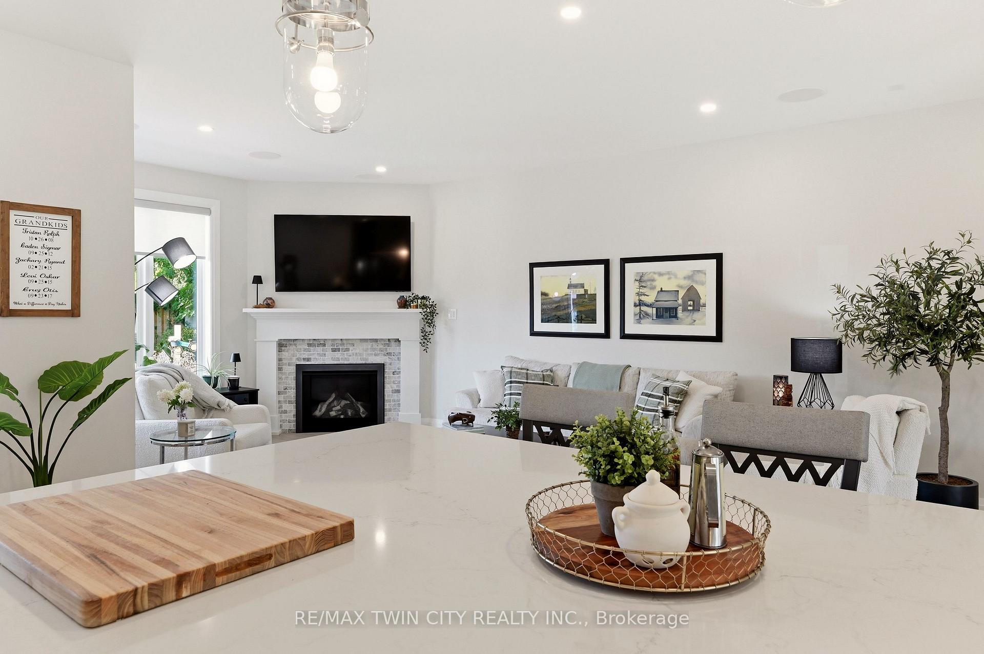 Photo 14 of 20 Cardinal Lane, Brant, Paris — HOMEH