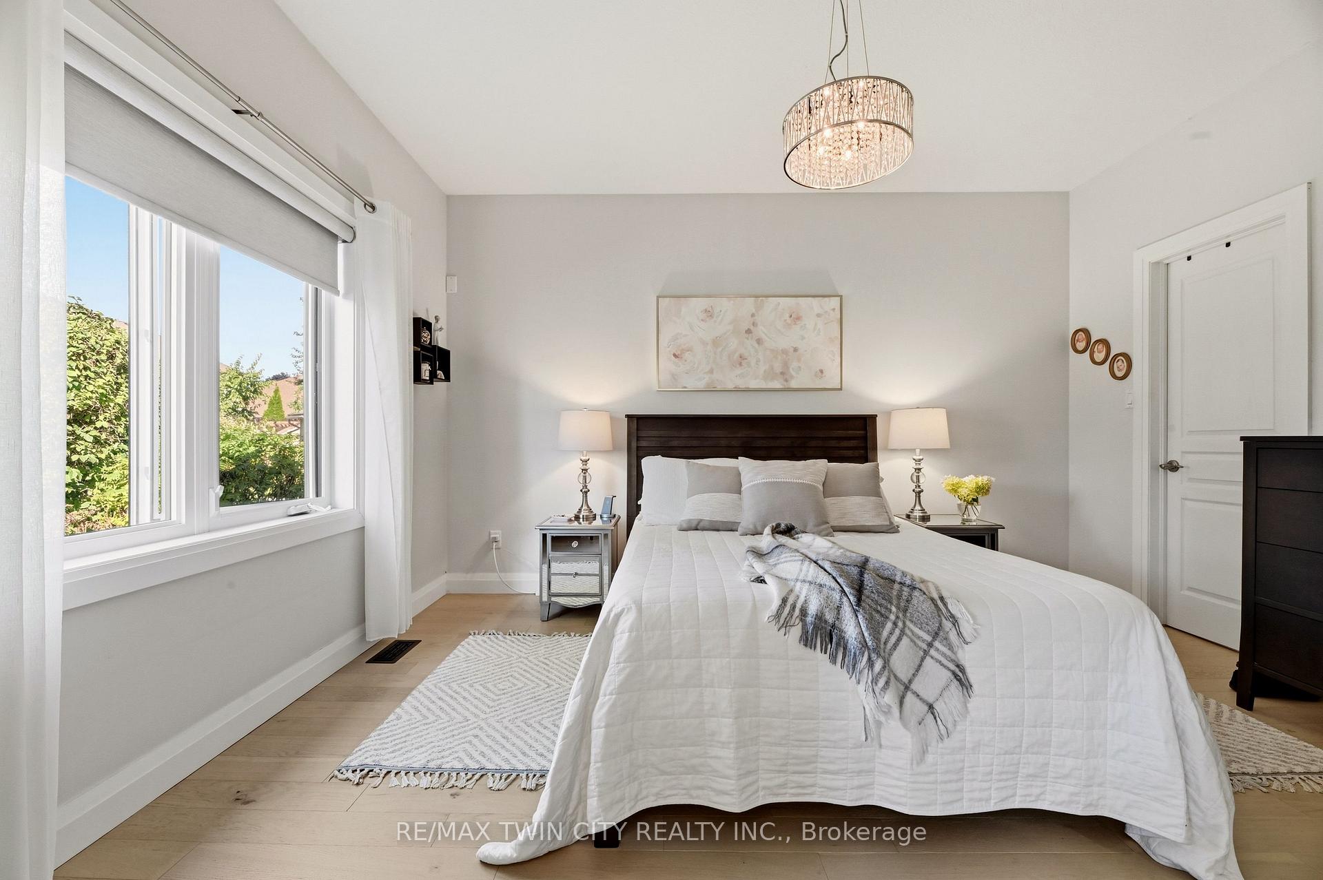 Photo 19 of 20 Cardinal Lane, Brant, Paris — HOMEH