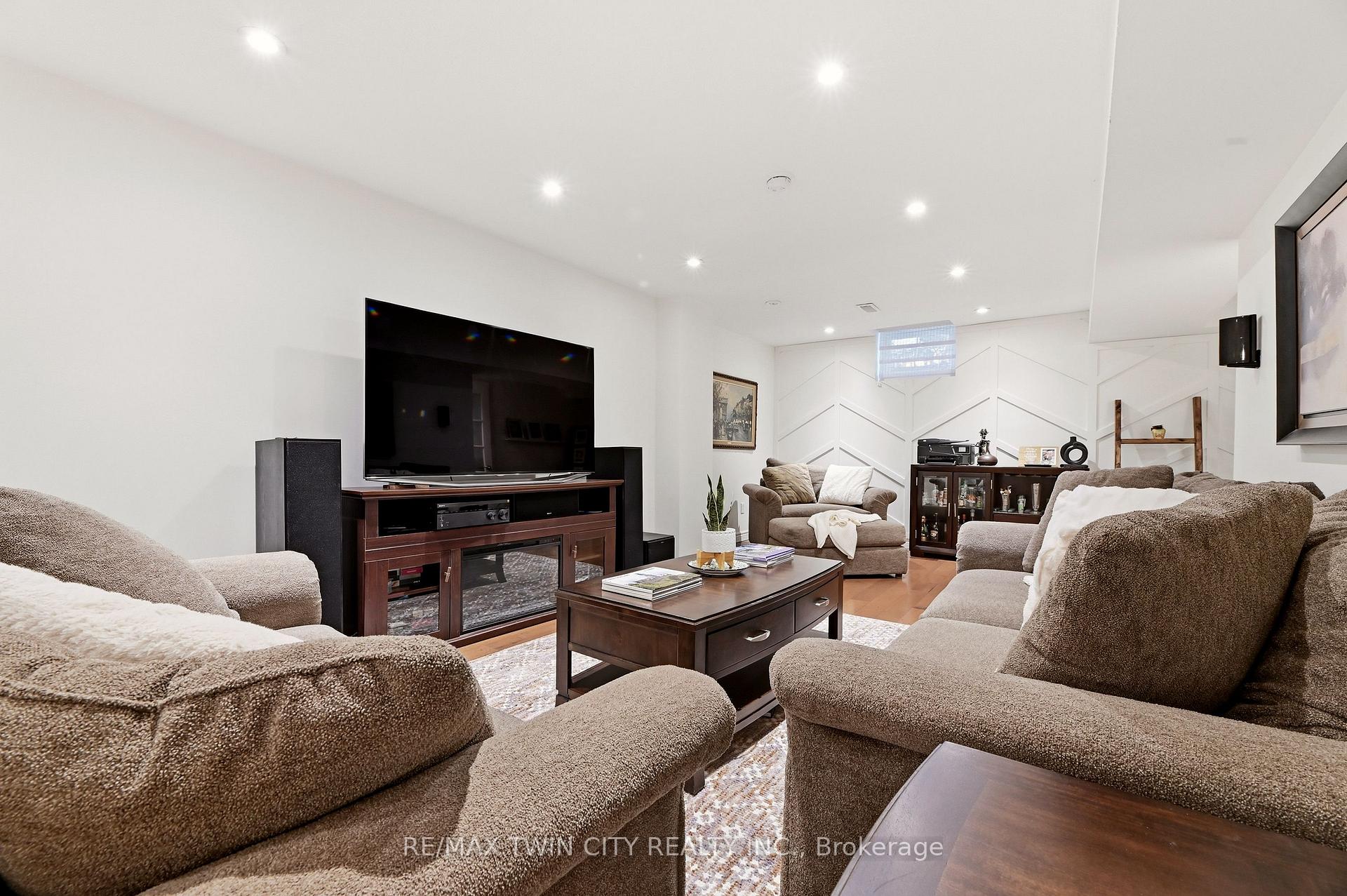 Photo 24 of 20 Cardinal Lane, Brant, Paris — HOMEH