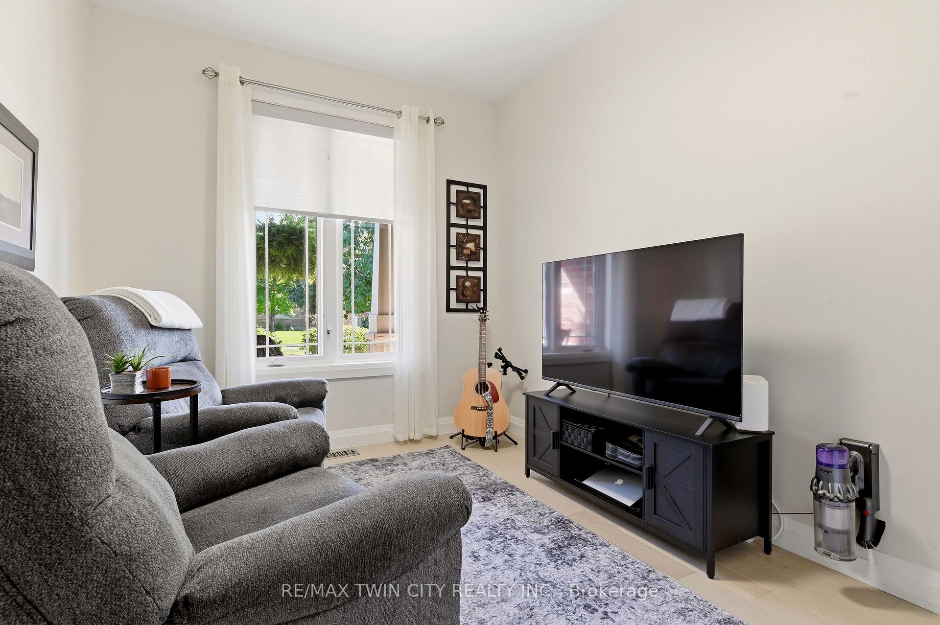 Photo 29 of 20 Cardinal Lane, Brant, Paris — HOMEH