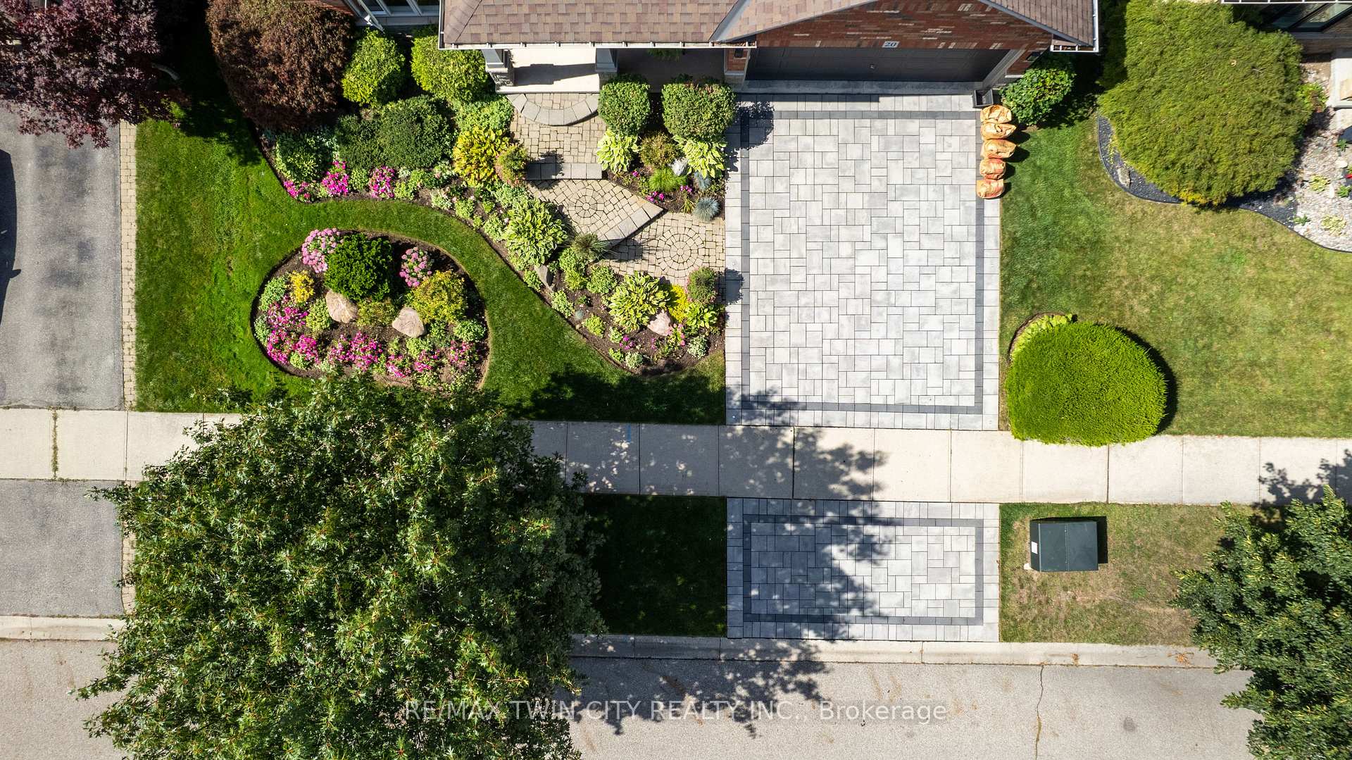 Photo 36 of 20 Cardinal Lane, Brant, Paris — HOMEH