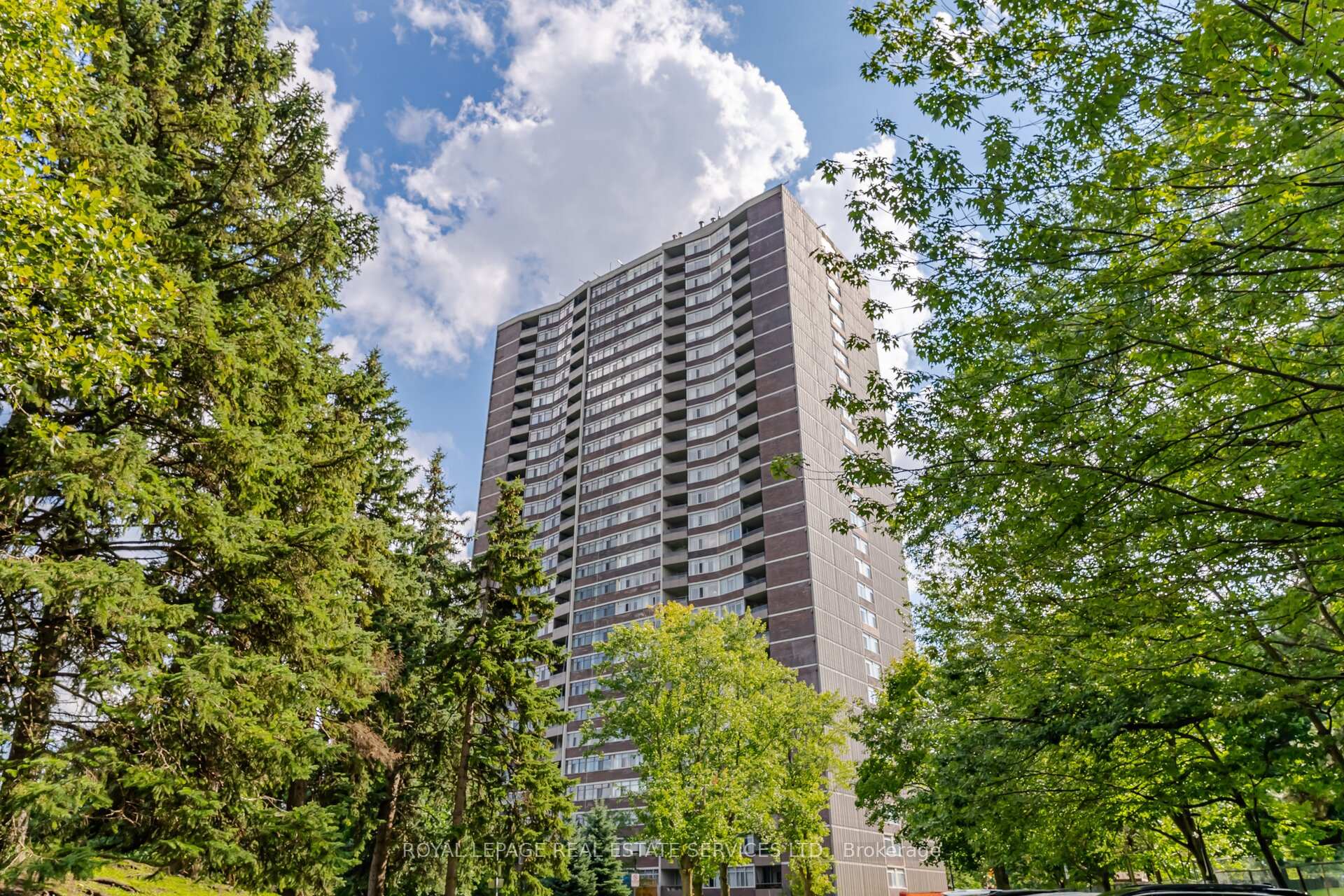 Photo 3 of Unit 708, 3100 Kirwin Avenue, Mississauga, Cooksville — HOMEH