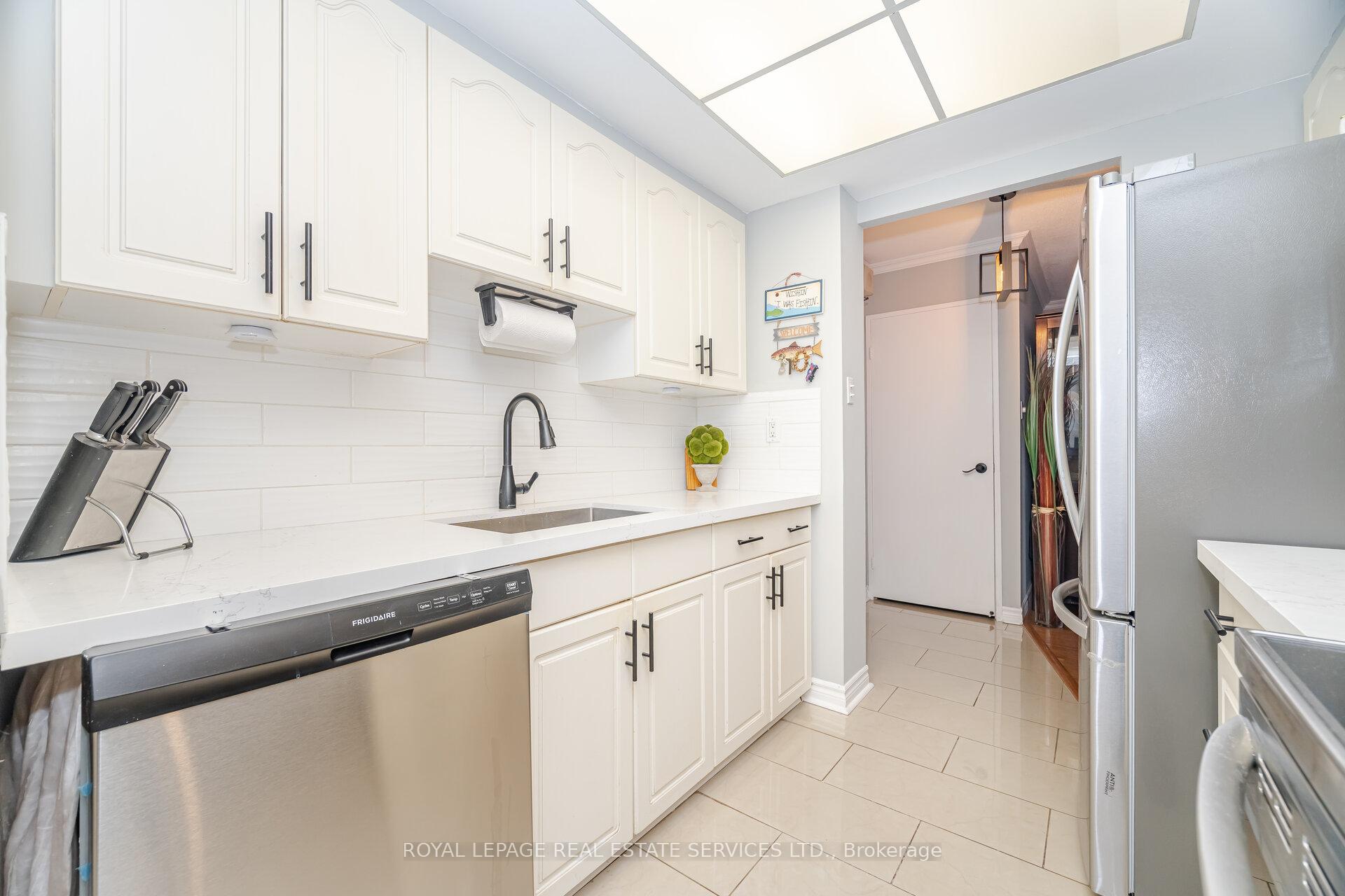 Photo 17 of Unit 708, 3100 Kirwin Avenue, Mississauga, Cooksville — HOMEH