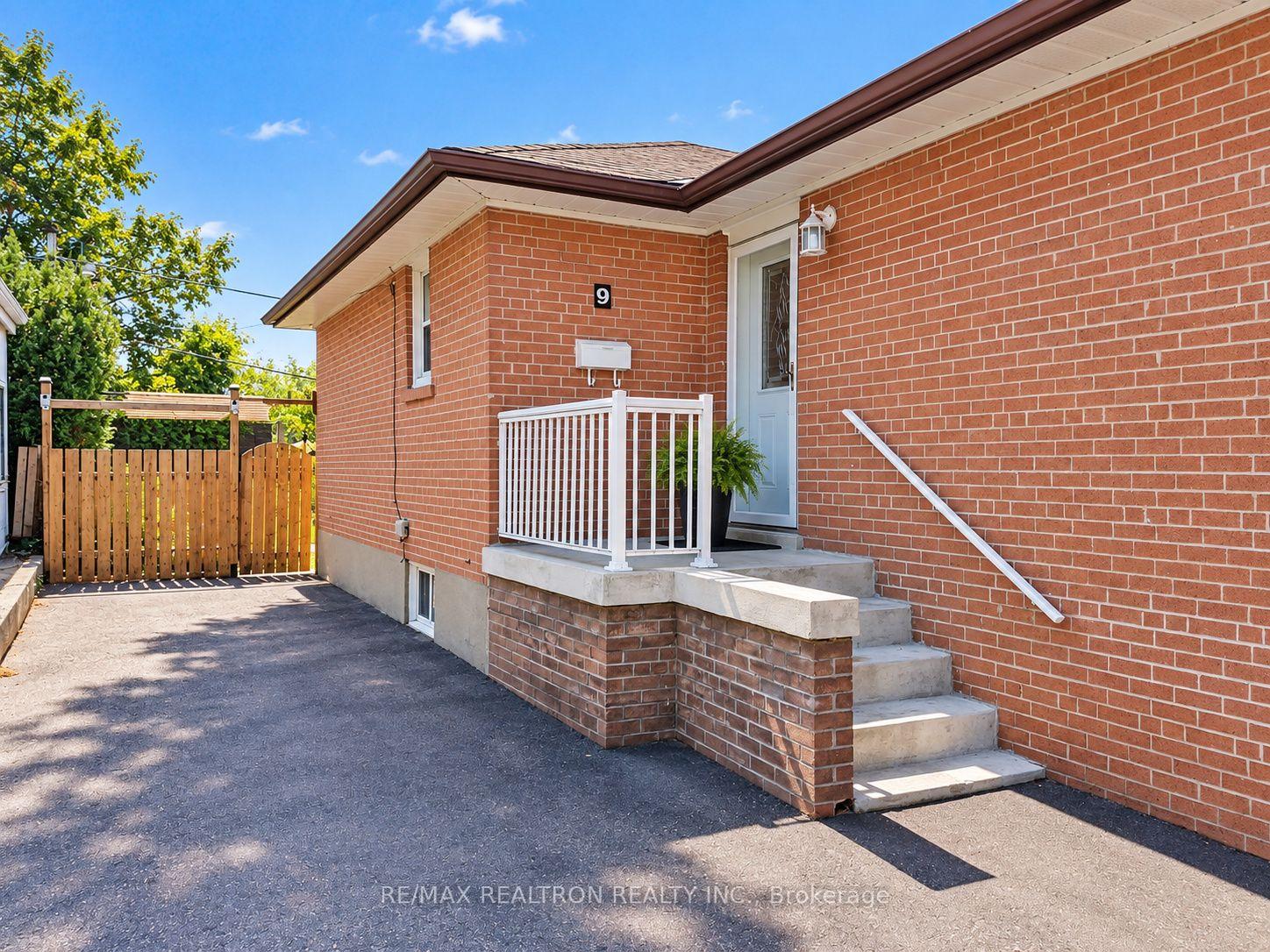Photo 2 of 9 Stanwell Drive, Scarborough, Bendale — HOMEH