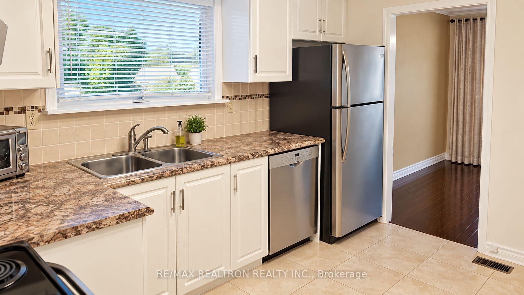 Photo 8 of 9 Stanwell Drive, Scarborough, Bendale — HOMEH