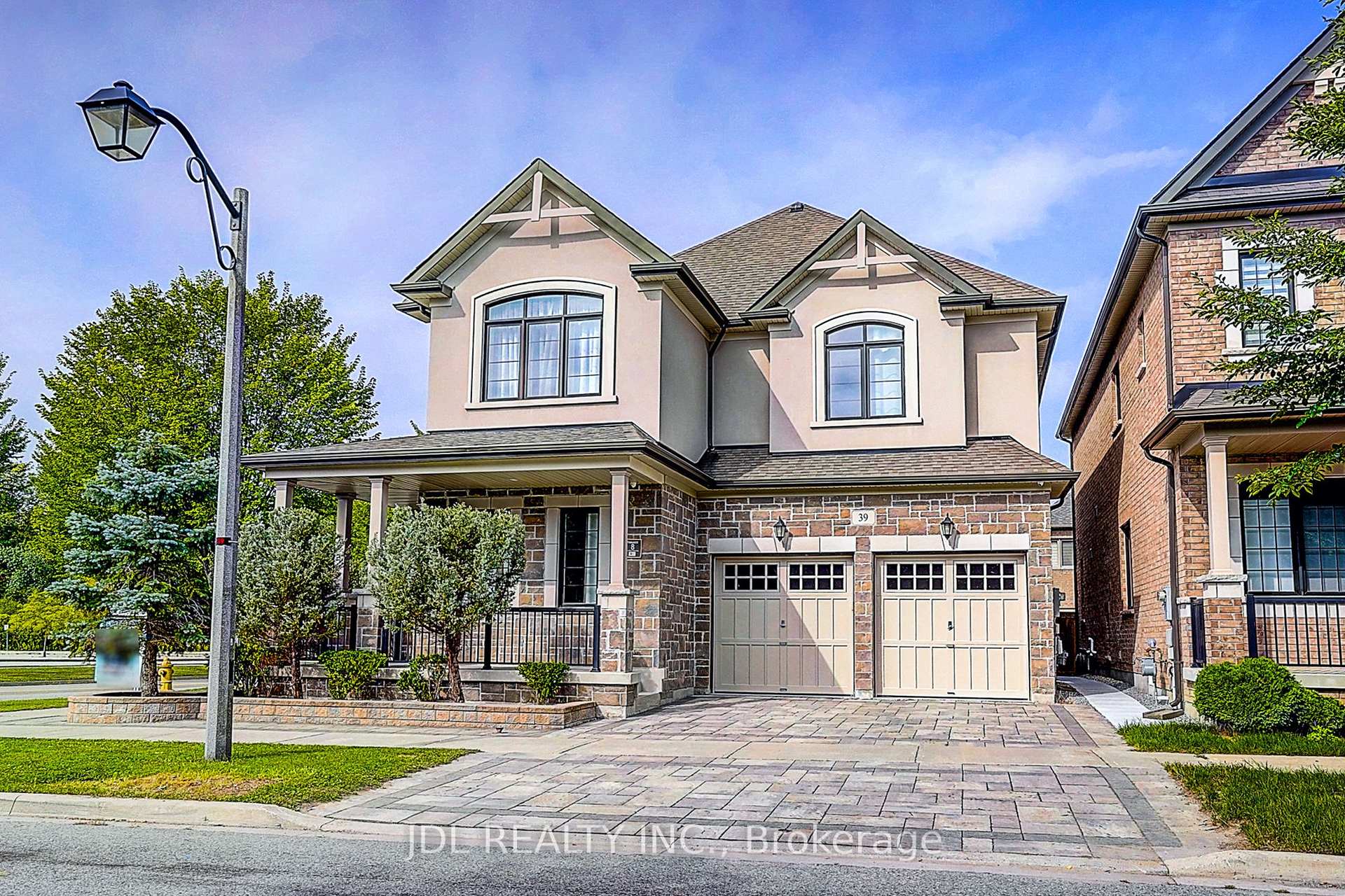 Photo 1 of 39 Jeffrey Nihda Crescent, Markham, Greensborough — HOMEH