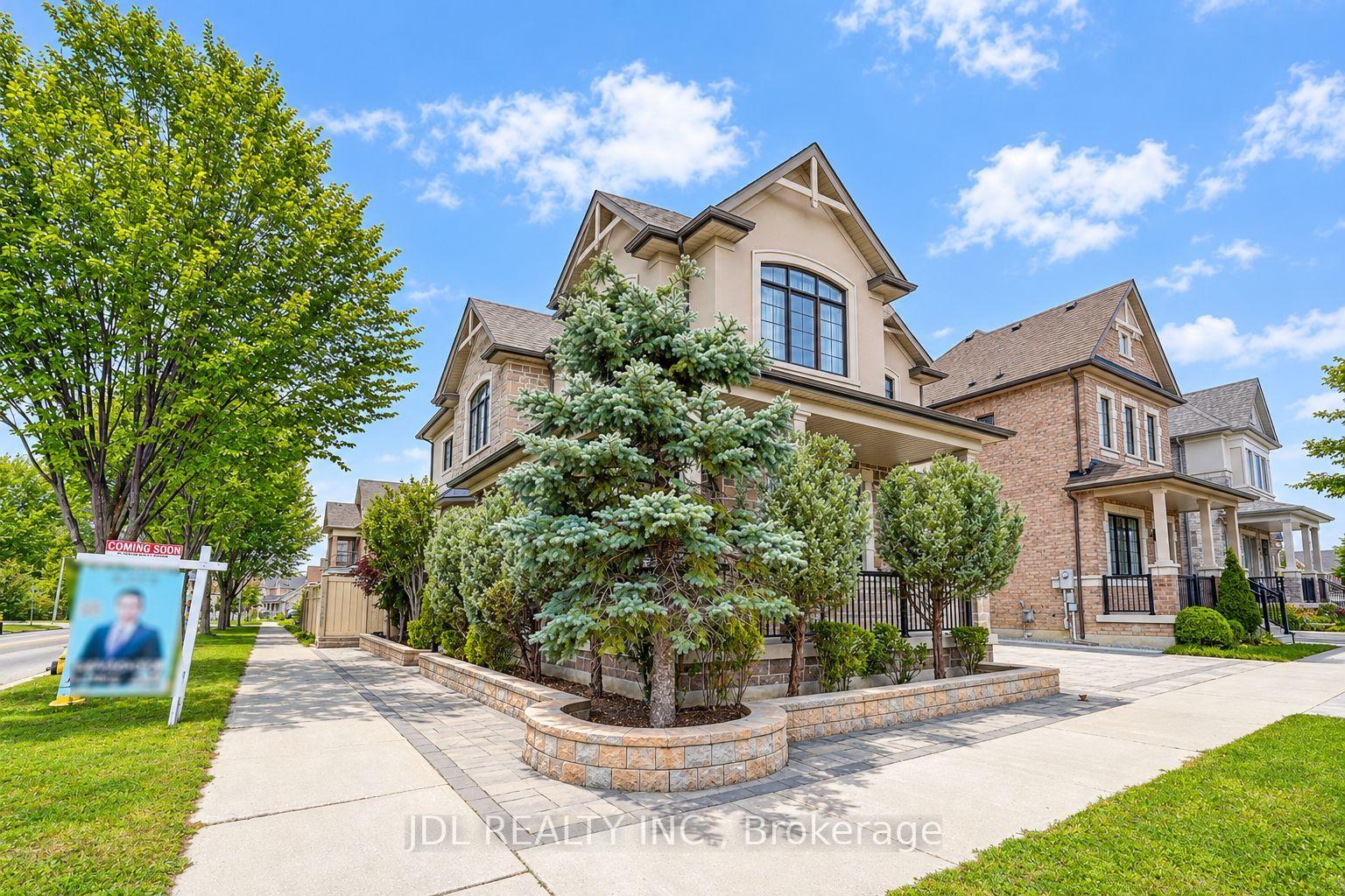 Photo 4 of 39 Jeffrey Nihda Crescent, Markham, Greensborough — HOMEH