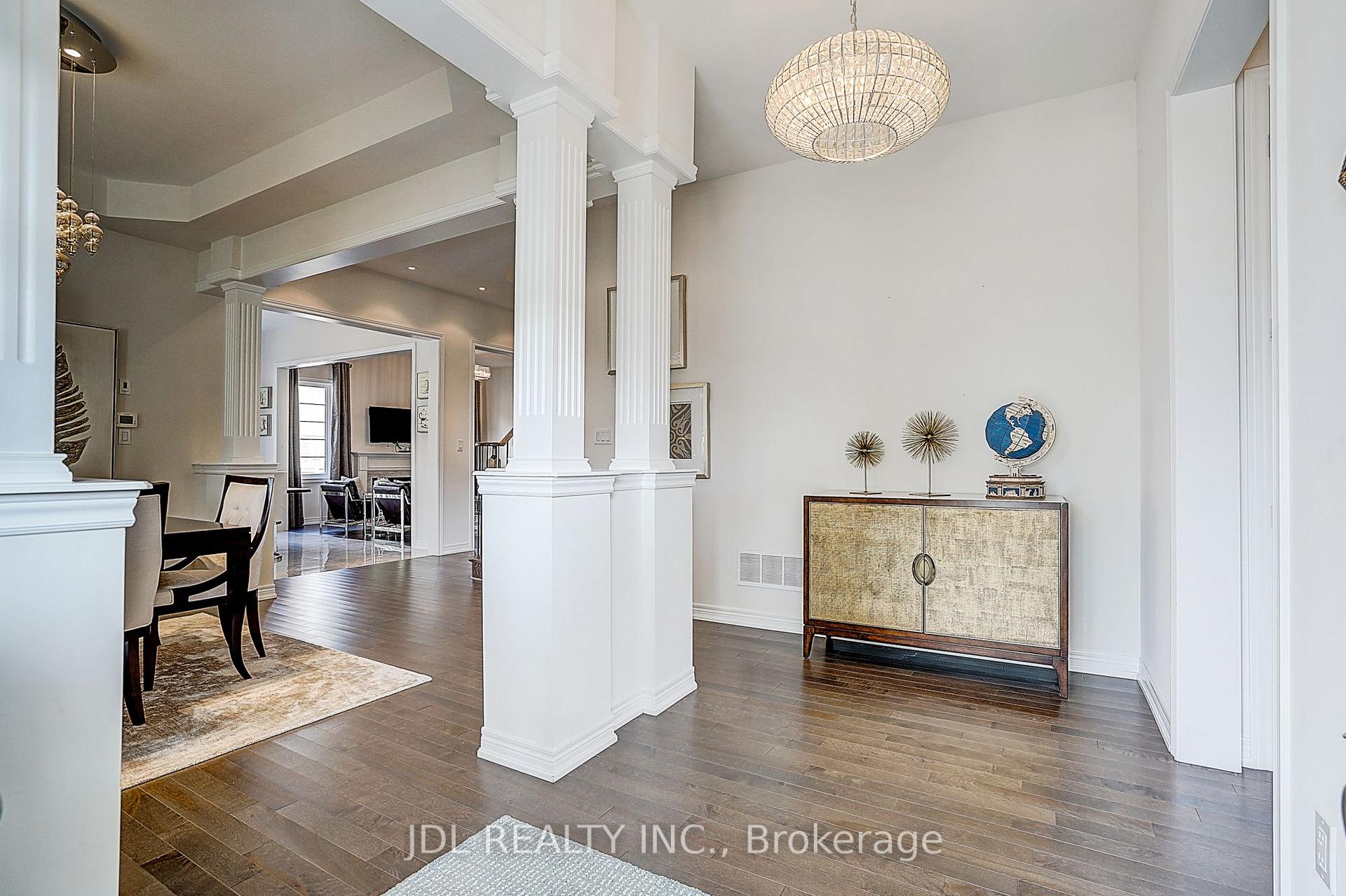 Photo 11 of 39 Jeffrey Nihda Crescent, Markham, Greensborough — HOMEH