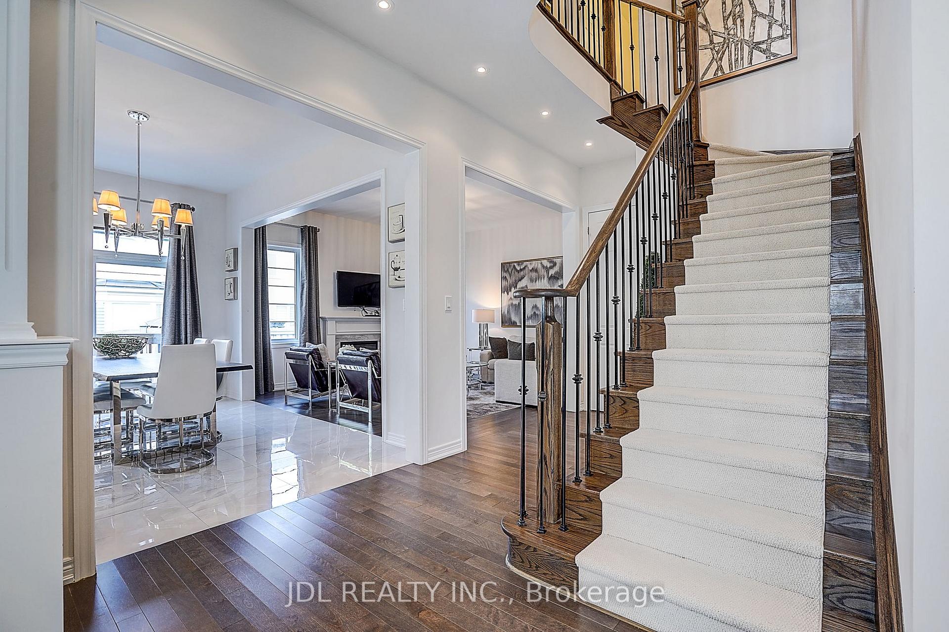 Photo 15 of 39 Jeffrey Nihda Crescent, Markham, Greensborough — HOMEH