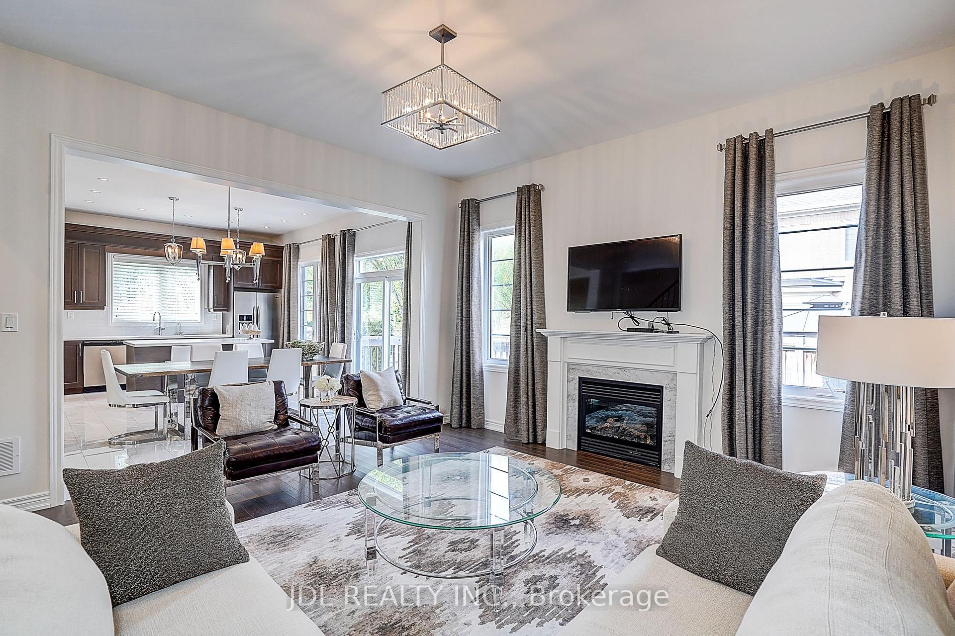 Photo 18 of 39 Jeffrey Nihda Crescent, Markham, Greensborough — HOMEH