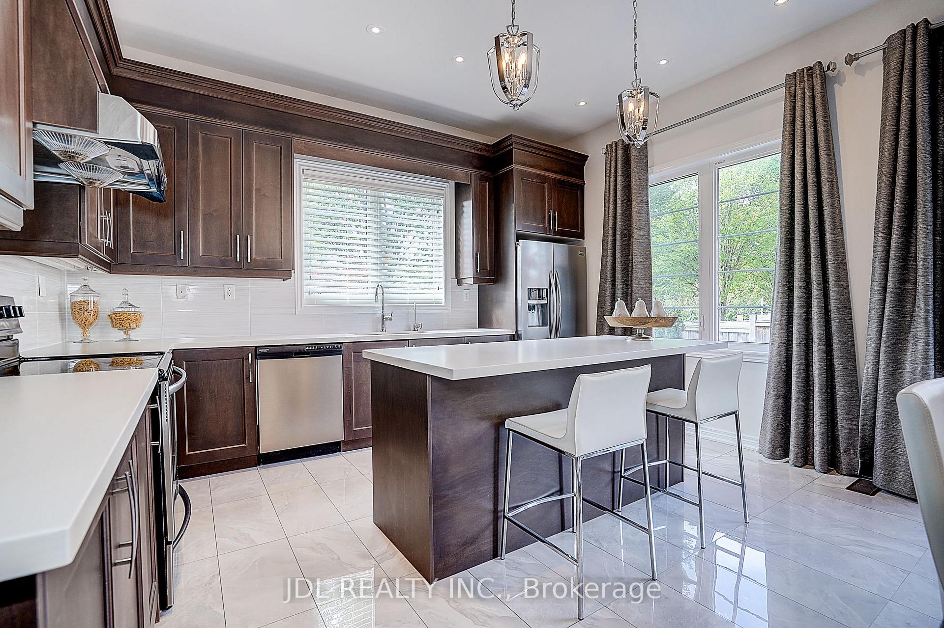Photo 23 of 39 Jeffrey Nihda Crescent, Markham, Greensborough — HOMEH