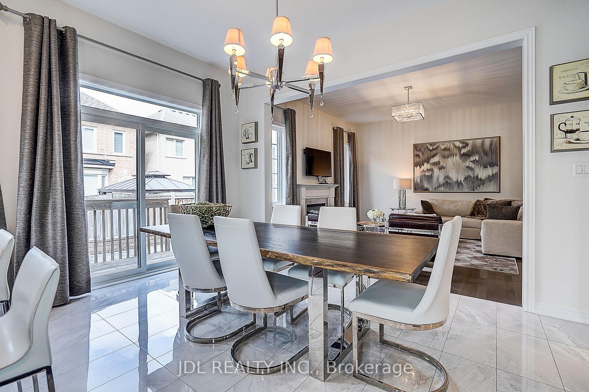 Photo 27 of 39 Jeffrey Nihda Crescent, Markham, Greensborough — HOMEH