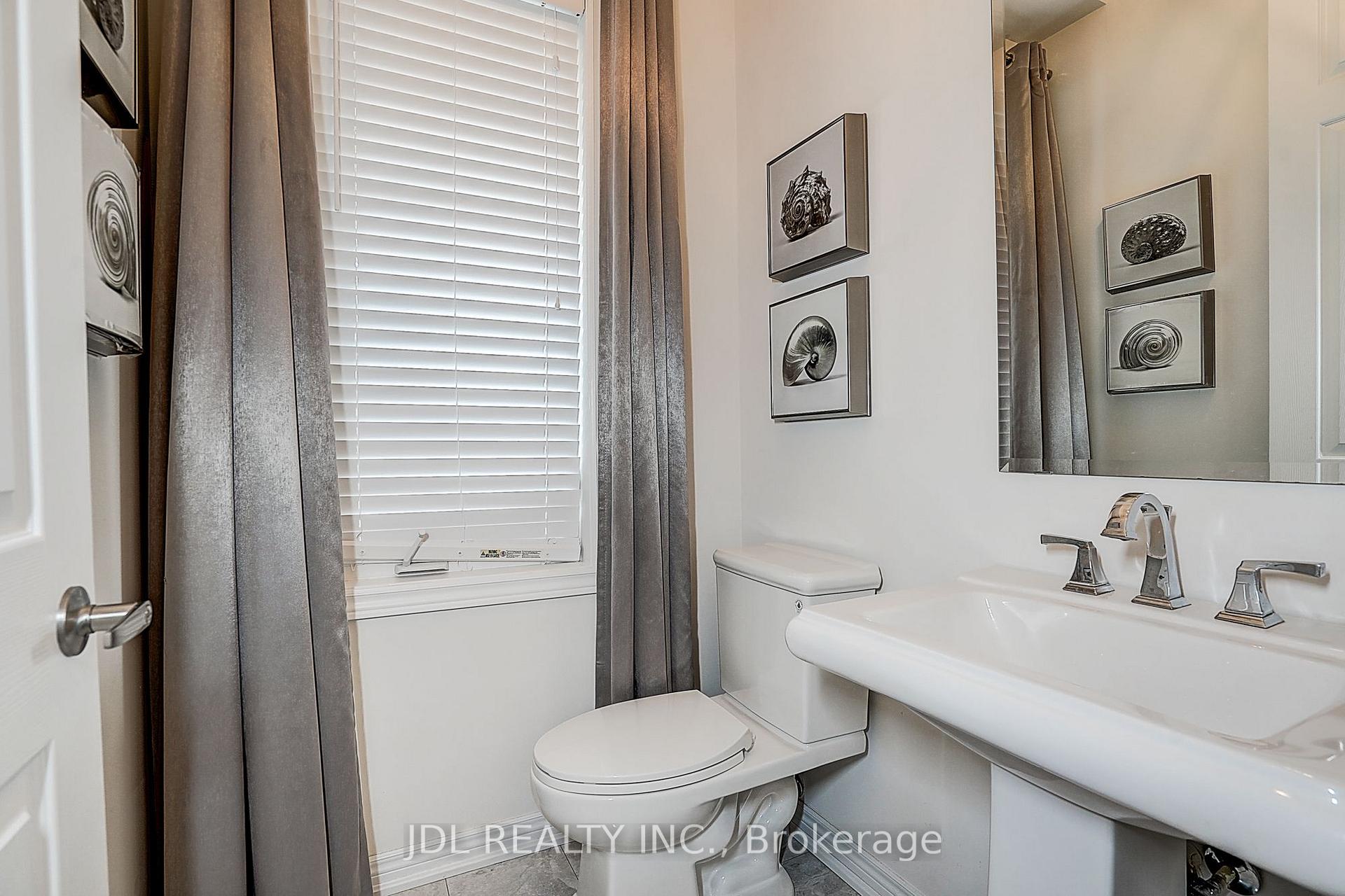 Photo 30 of 39 Jeffrey Nihda Crescent, Markham, Greensborough — HOMEH