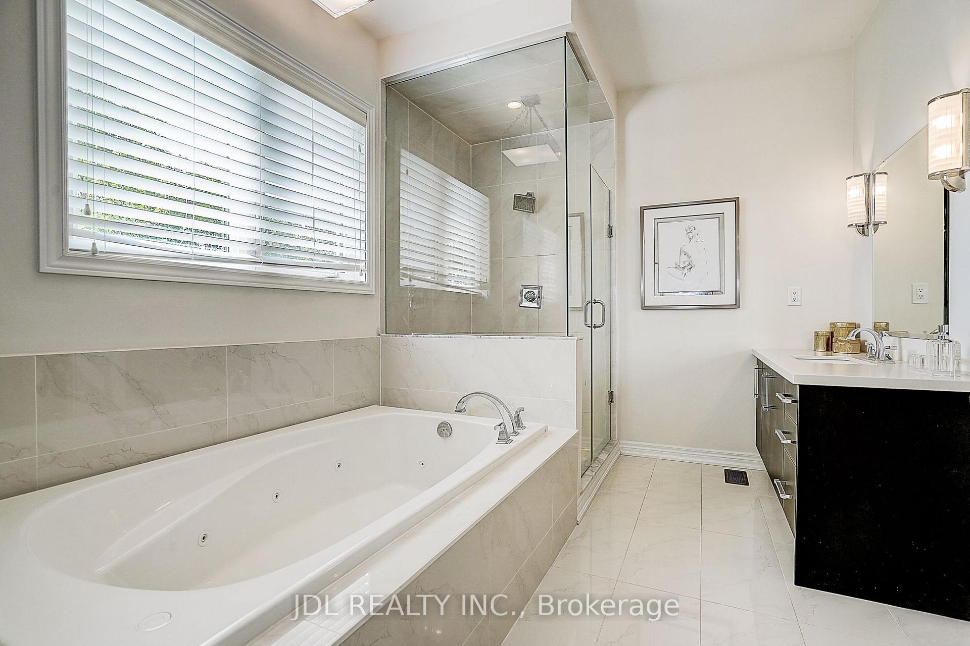 Photo 36 of 39 Jeffrey Nihda Crescent, Markham, Greensborough — HOMEH