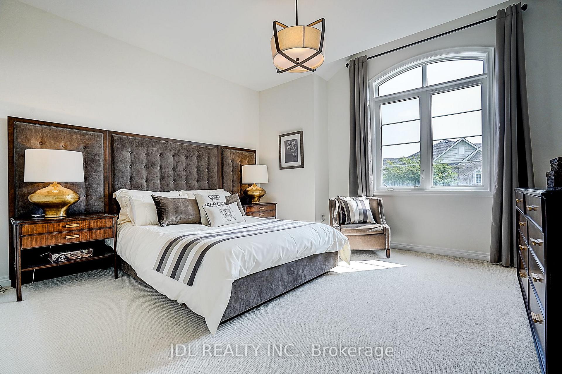 Photo 42 of 39 Jeffrey Nihda Crescent, Markham, Greensborough — HOMEH
