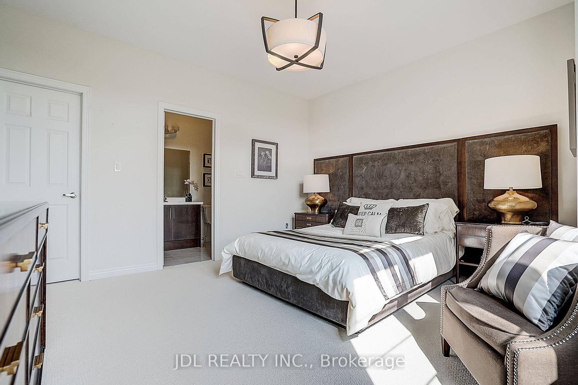 Photo 43 of 39 Jeffrey Nihda Crescent, Markham, Greensborough — HOMEH