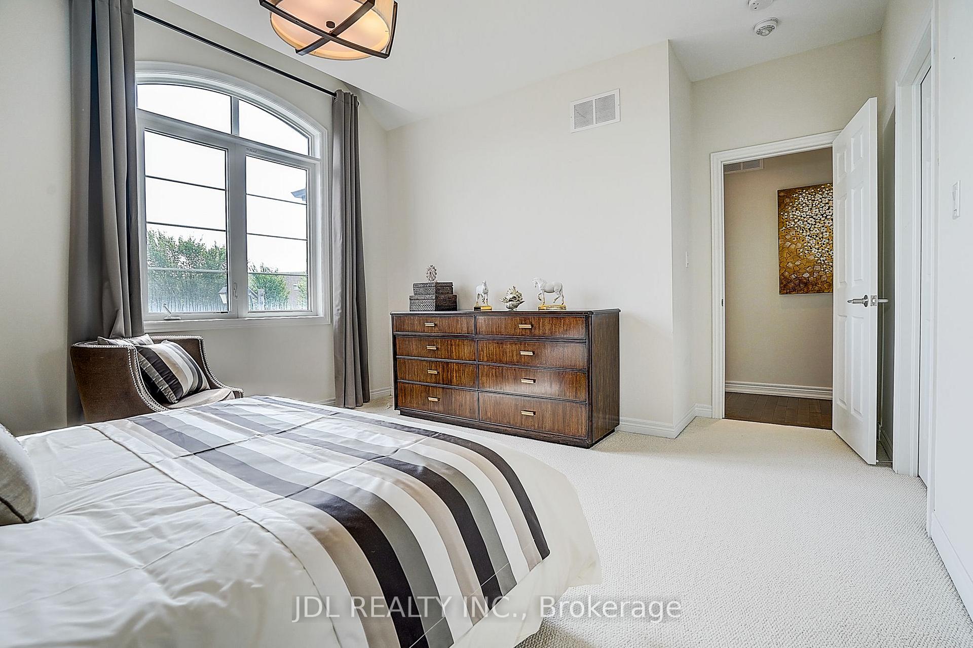 Photo 45 of 39 Jeffrey Nihda Crescent, Markham, Greensborough — HOMEH
