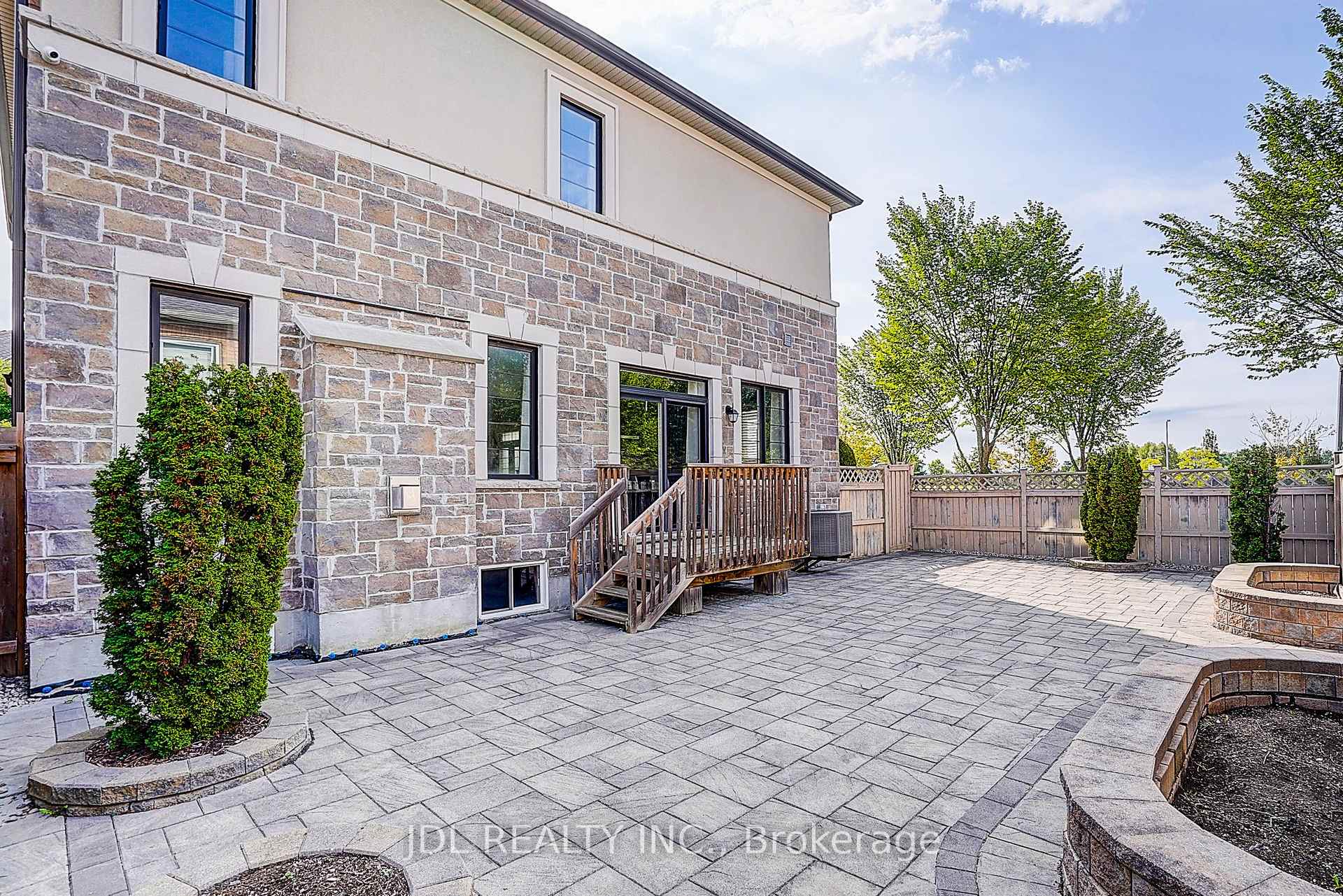 Photo 47 of 39 Jeffrey Nihda Crescent, Markham, Greensborough — HOMEH