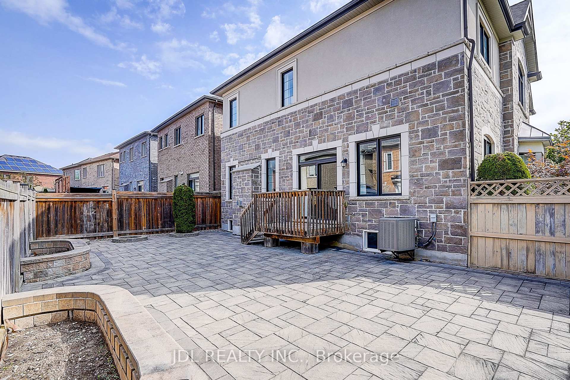 Photo 49 of 39 Jeffrey Nihda Crescent, Markham, Greensborough — HOMEH