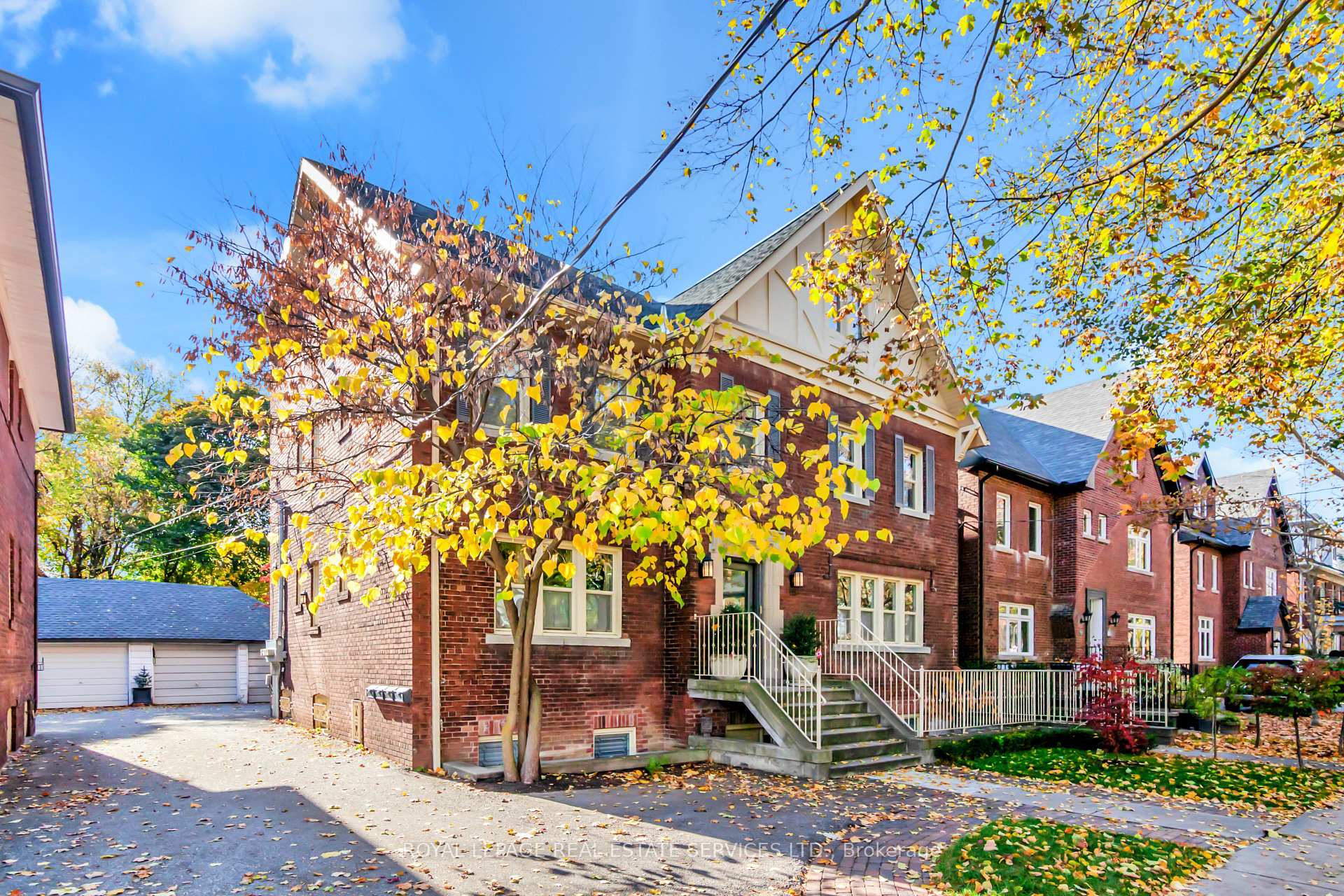 Photo 4 of Unit 2nd Floor, 113 Chaplin Crescent, Toronto, Forest Hill South — HOMEH