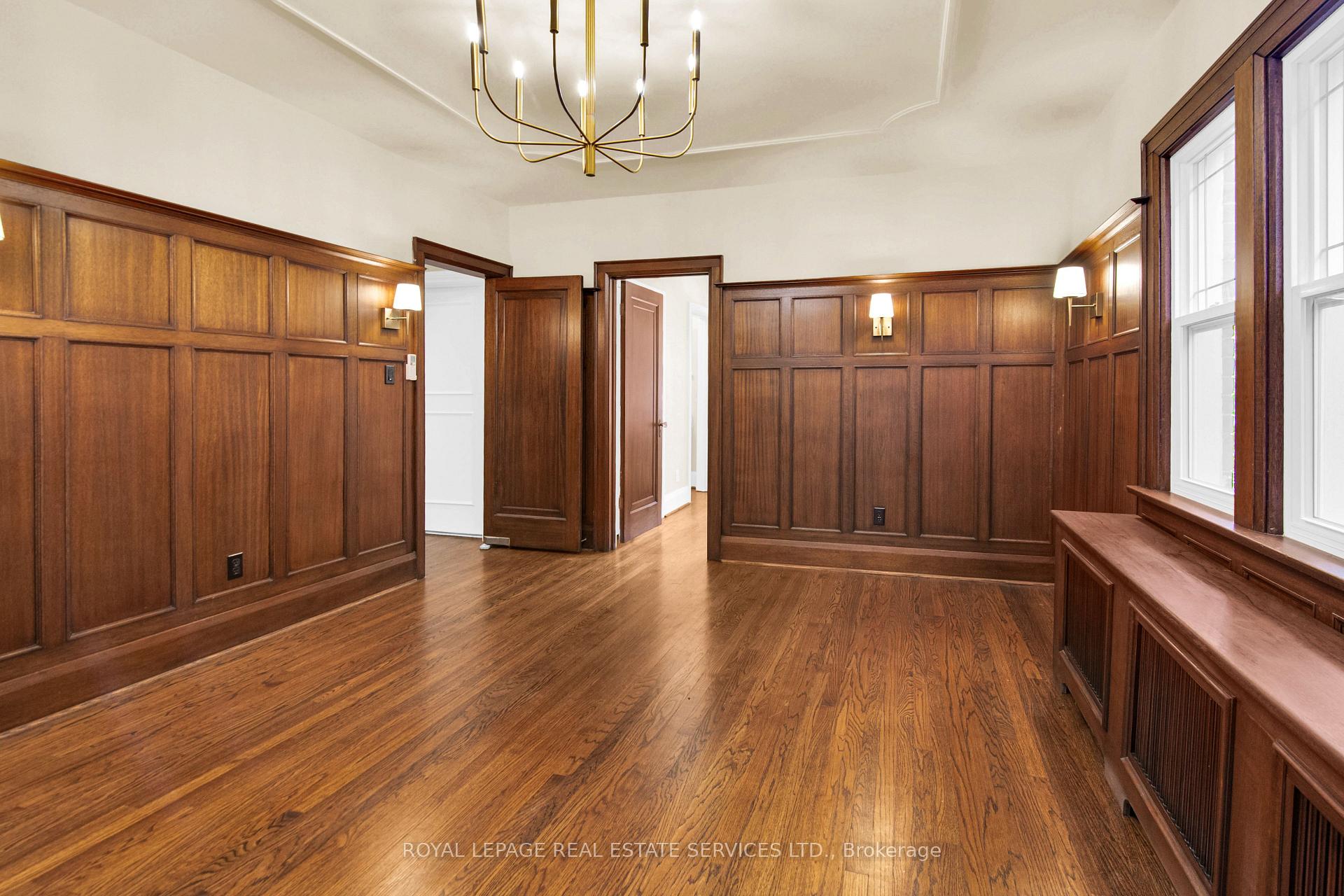 Photo 5 of Unit 2nd Floor, 113 Chaplin Crescent, Toronto, Forest Hill South — HOMEH
