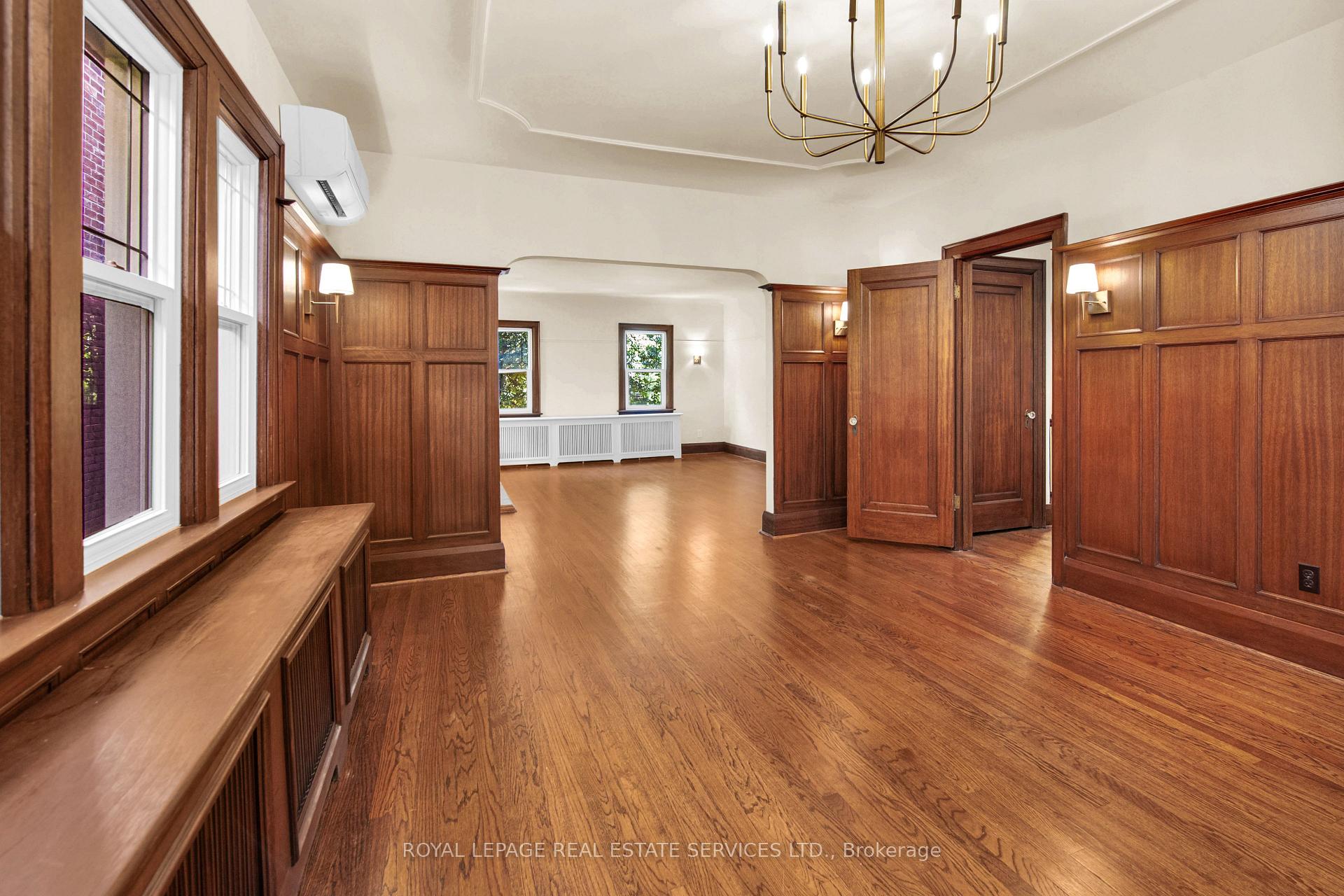 Photo 10 of Unit 2nd Floor, 113 Chaplin Crescent, Toronto, Forest Hill South — HOMEH