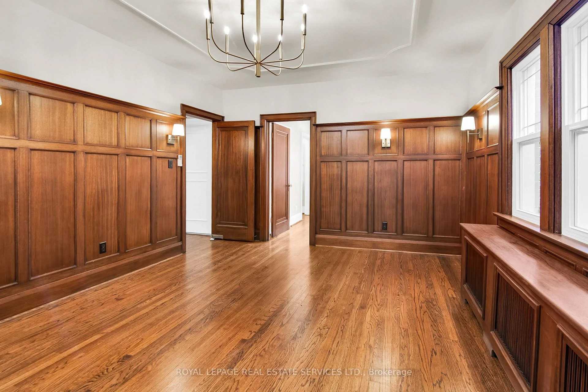 Photo 6 of Unit 2nd Floor, 113 Chaplin Crescent, Toronto, Forest Hill South — HOMEH