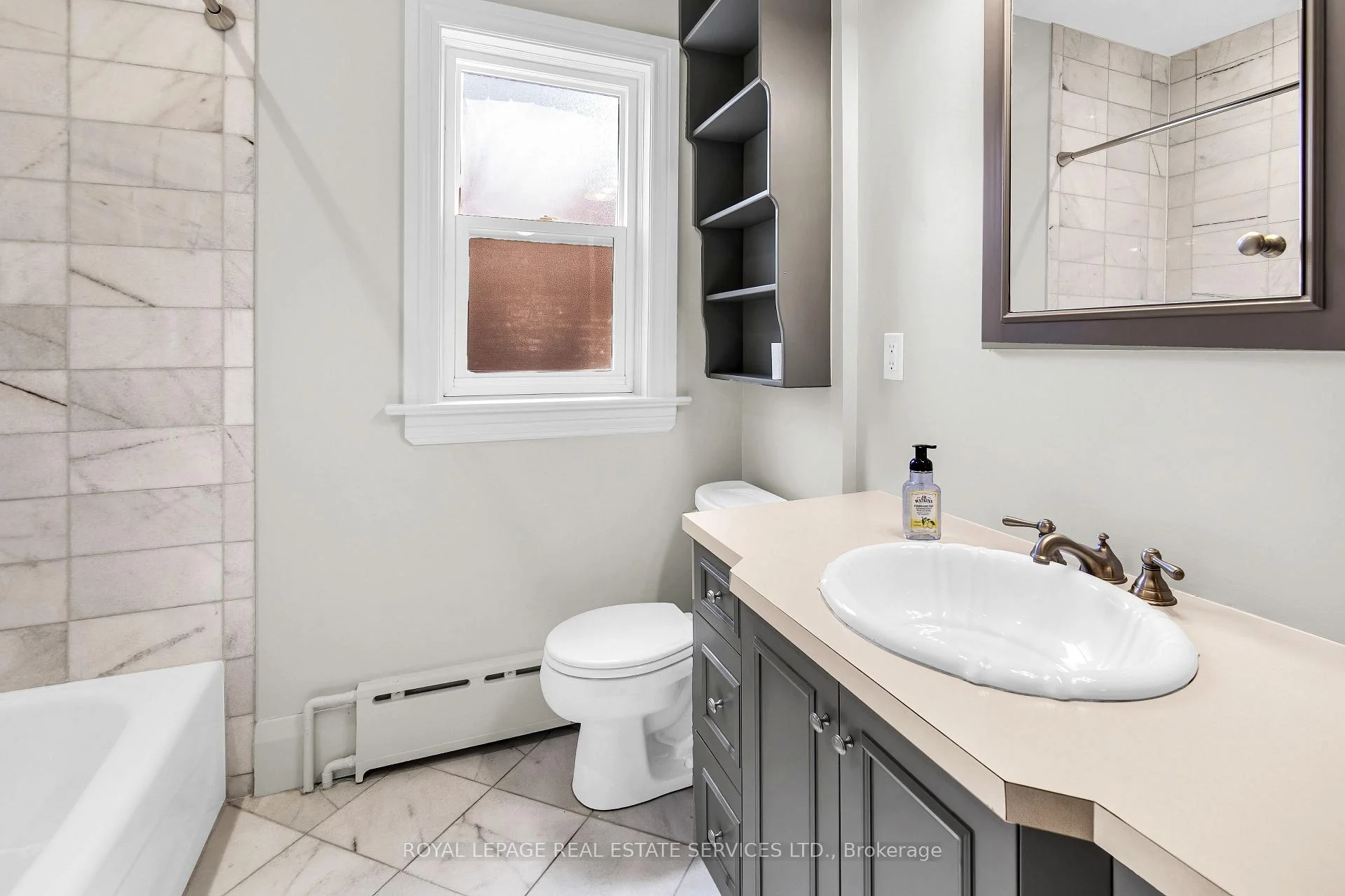 Photo 13 of Unit 2nd Floor, 113 Chaplin Crescent, Toronto, Forest Hill South — HOMEH