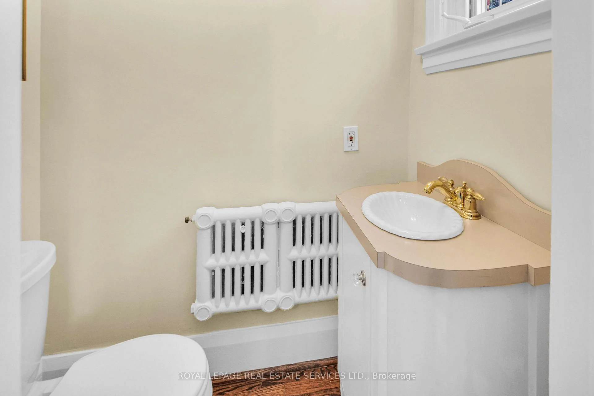 Photo 42 of Unit 2nd Floor, 113 Chaplin Crescent, Toronto, Forest Hill South — HOMEH