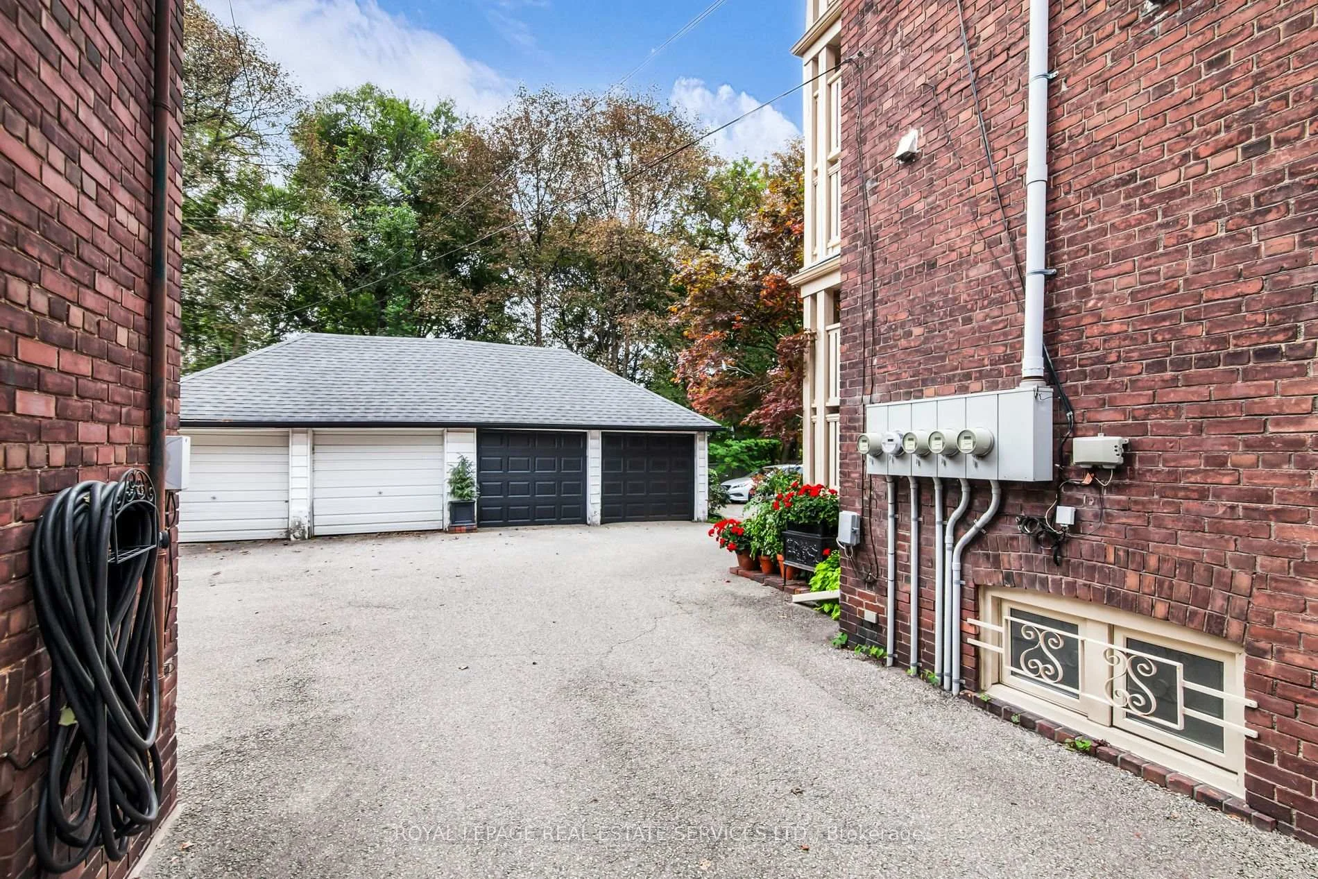 Photo 65 of Unit 2nd Floor, 113 Chaplin Crescent, Toronto, Forest Hill South — HOMEH