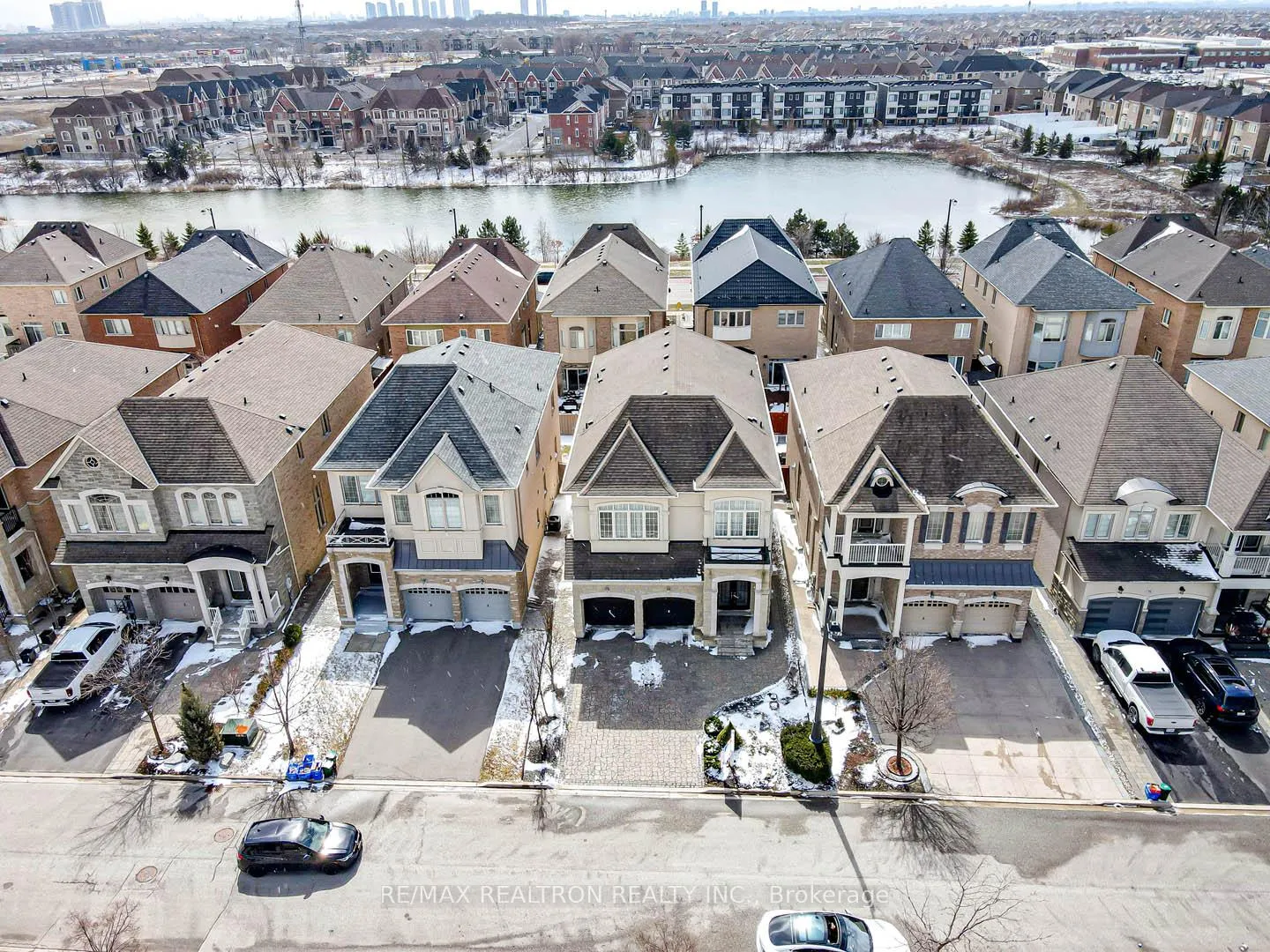 Photo 3 of 64 Gorman Avenue, Vaughan, Vellore Village — HOMEH
