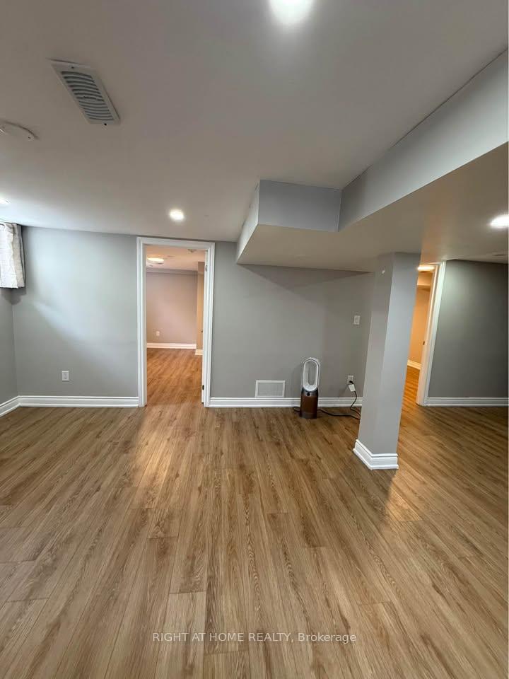Photo 11 of 2468 Hensall Street, Mississauga, Cooksville — HOMEH