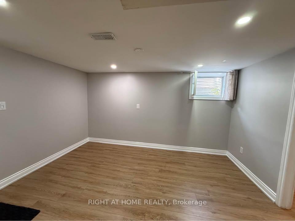 Photo 13 of 2468 Hensall Street, Mississauga, Cooksville — HOMEH