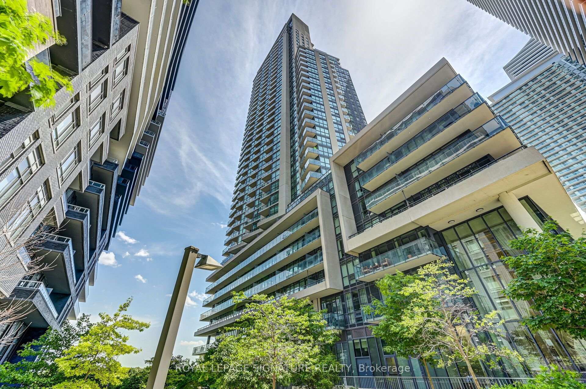 Photo 2 of Unit 710, 59 Annie Craig Drive, Etobicoke, Mimico — HOMEH