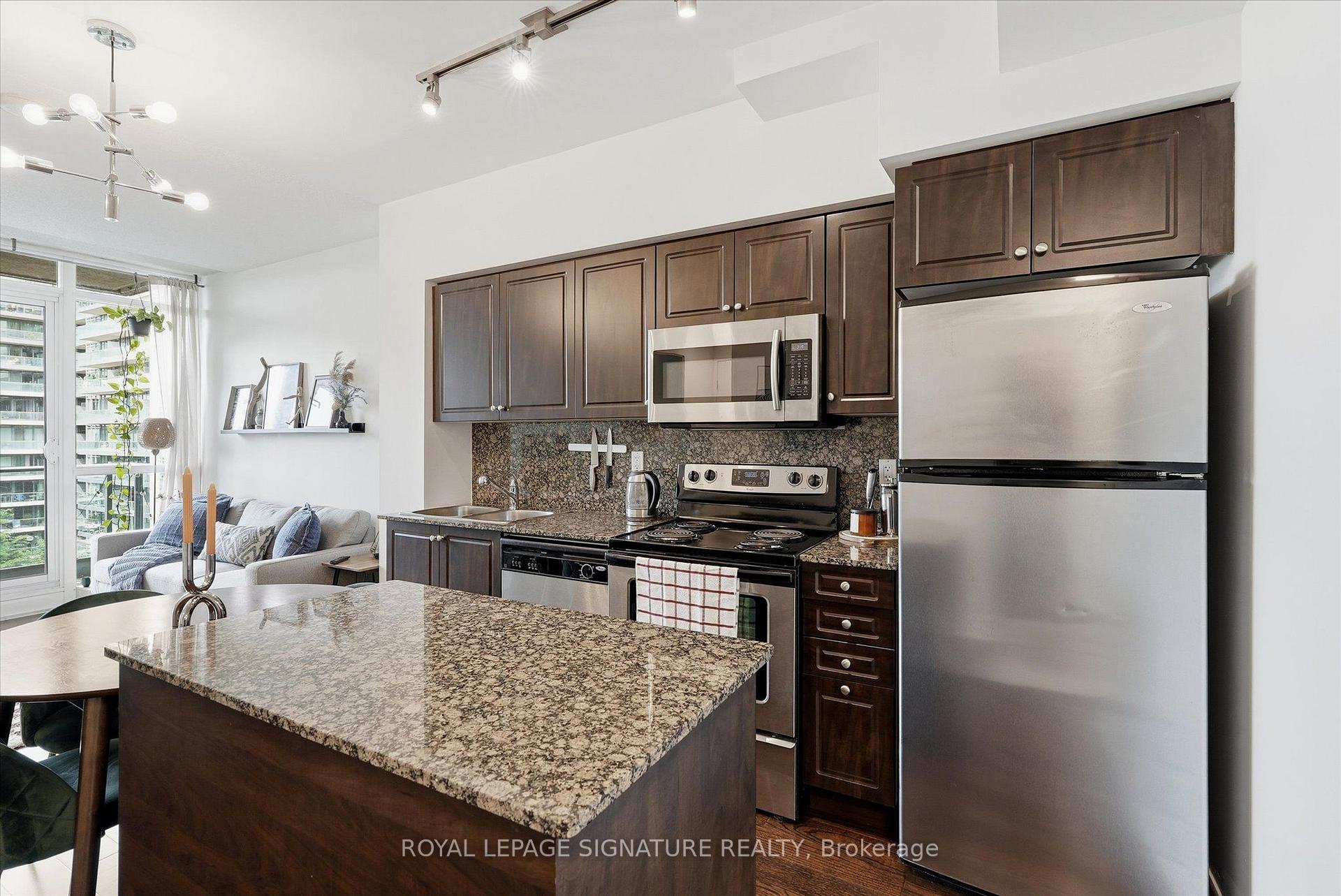 Photo 5 of Unit 711, 215 Fort York Boulevard, Toronto, Niagara — HOMEH