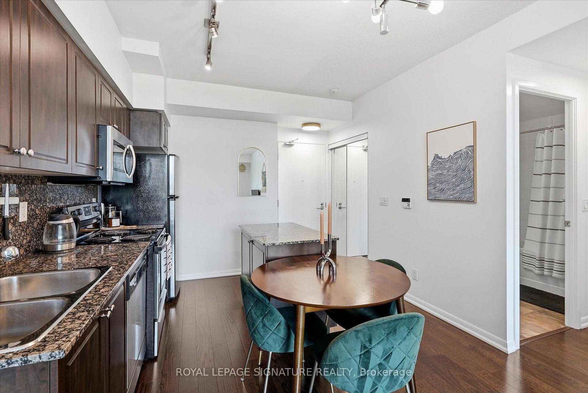 Photo 8 of Unit 711, 215 Fort York Boulevard, Toronto, Niagara — HOMEH