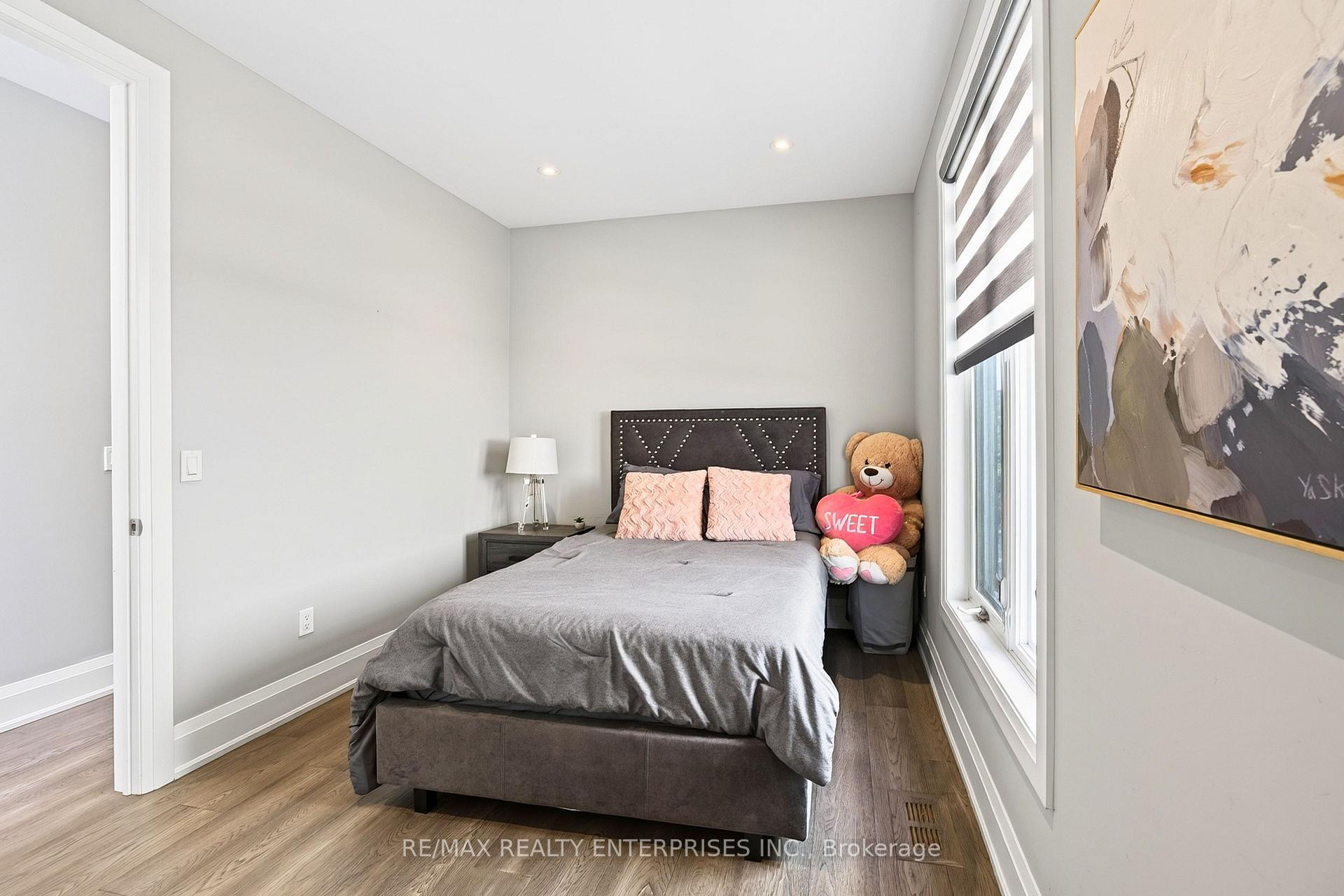 Photo 24 of 36B Pine Avenue, Mississauga, Port Credit — HOMEH