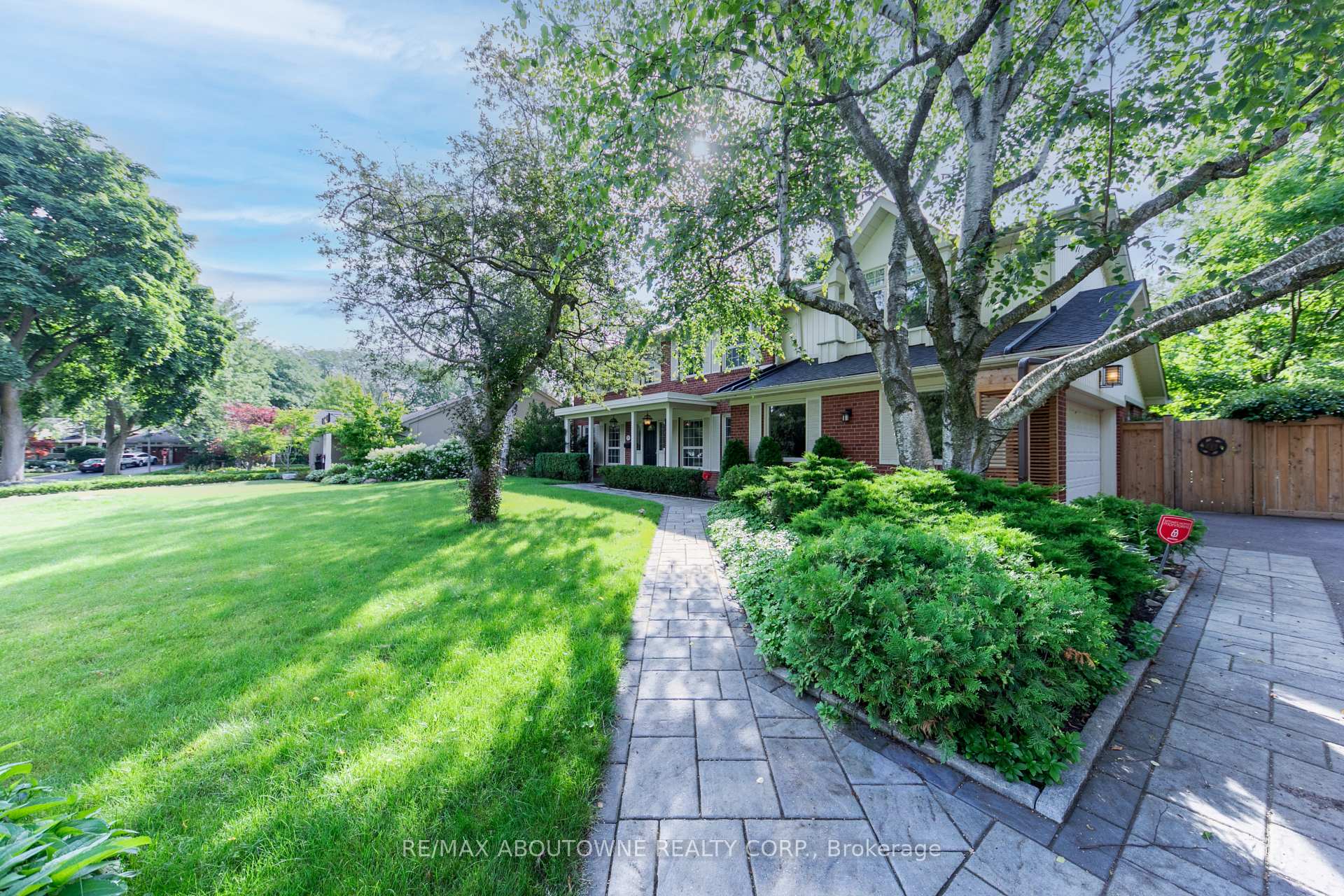 Photo 2 of 1290 Braeside Drive, Oakville, Morrison — HOMEH