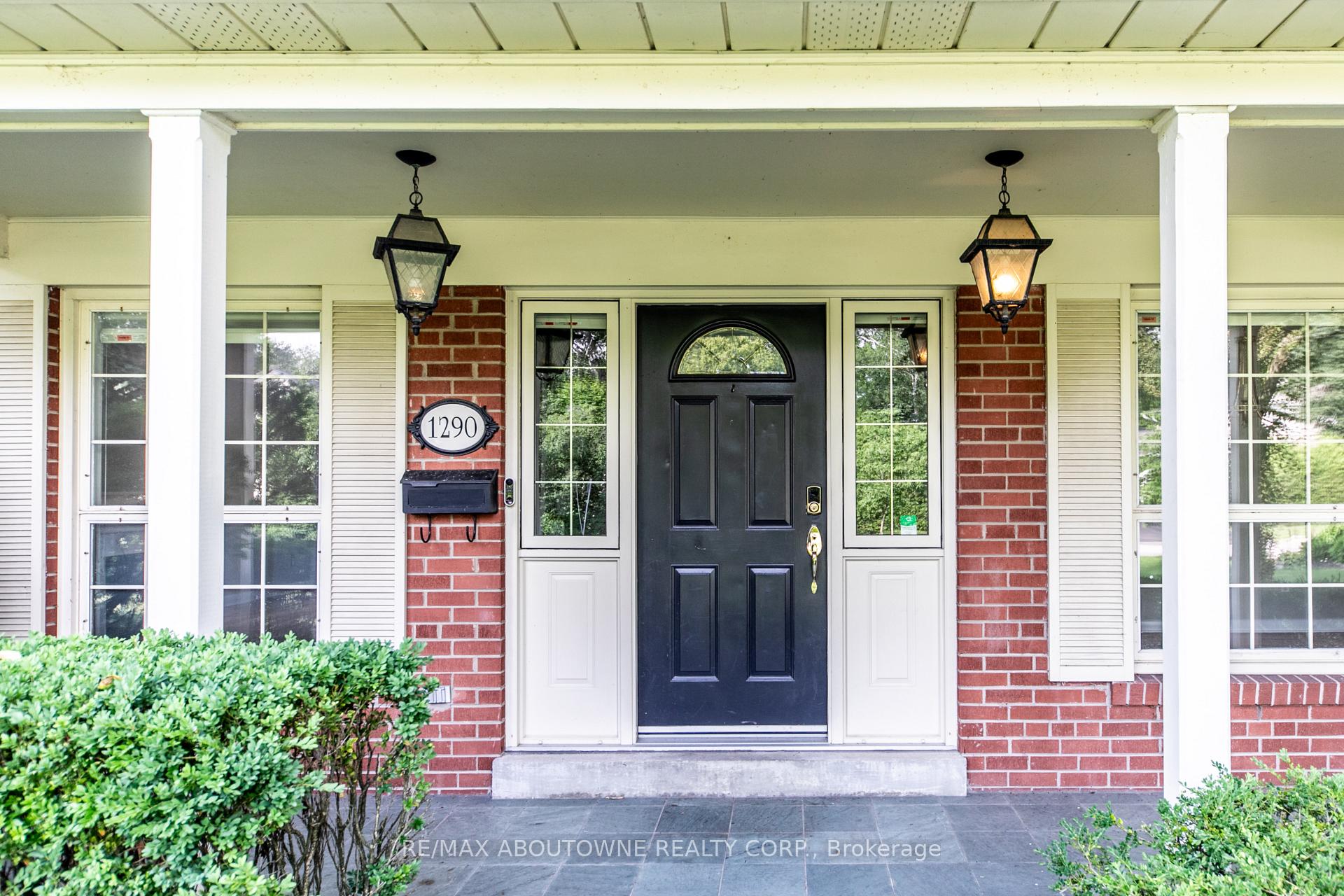 Photo 3 of 1290 Braeside Drive, Oakville, Morrison — HOMEH