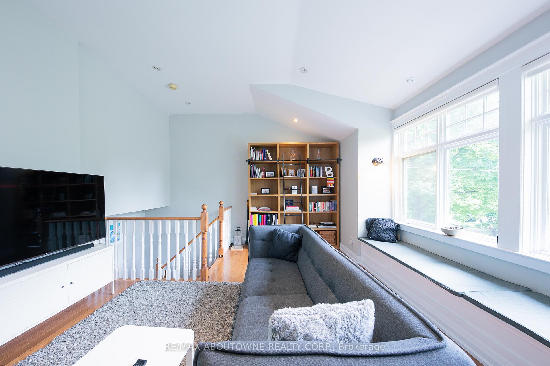 Photo 18 of 1290 Braeside Drive, Oakville, Morrison — HOMEH