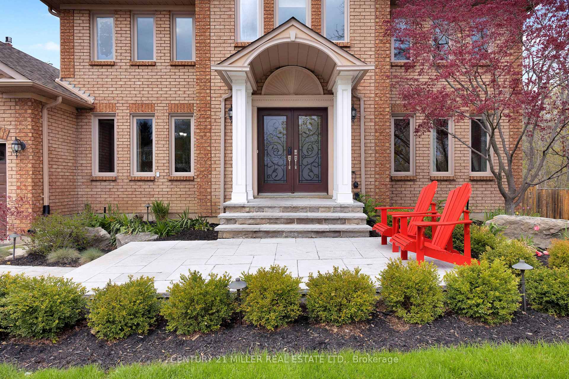 Photo 5 of 1398 Winterberry Drive, Burlington, Tyandaga — HOMEH