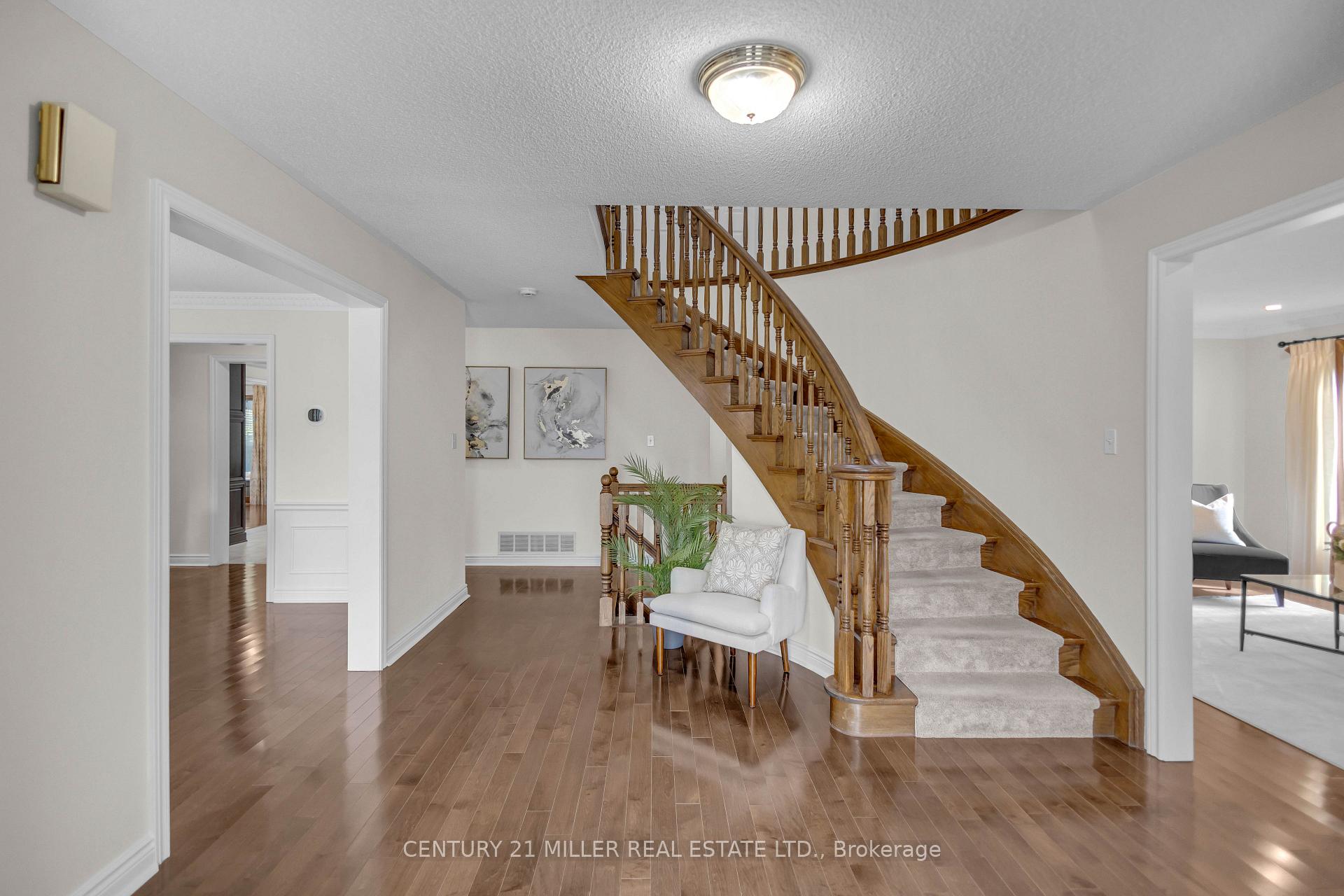 Photo 7 of 1398 Winterberry Drive, Burlington, Tyandaga — HOMEH