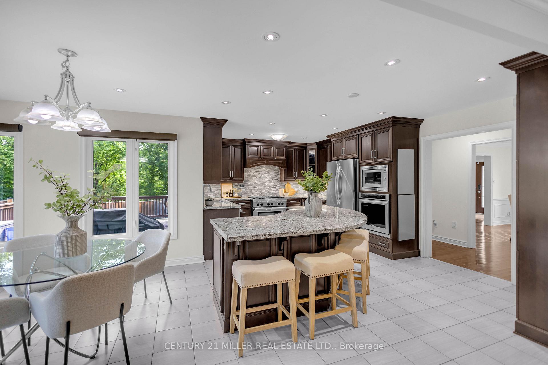 Photo 13 of 1398 Winterberry Drive, Burlington, Tyandaga — HOMEH