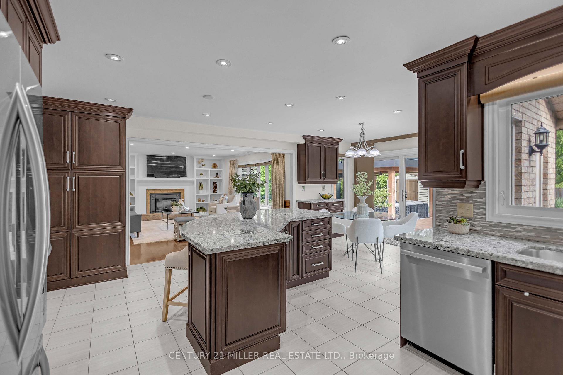 Photo 15 of 1398 Winterberry Drive, Burlington, Tyandaga — HOMEH
