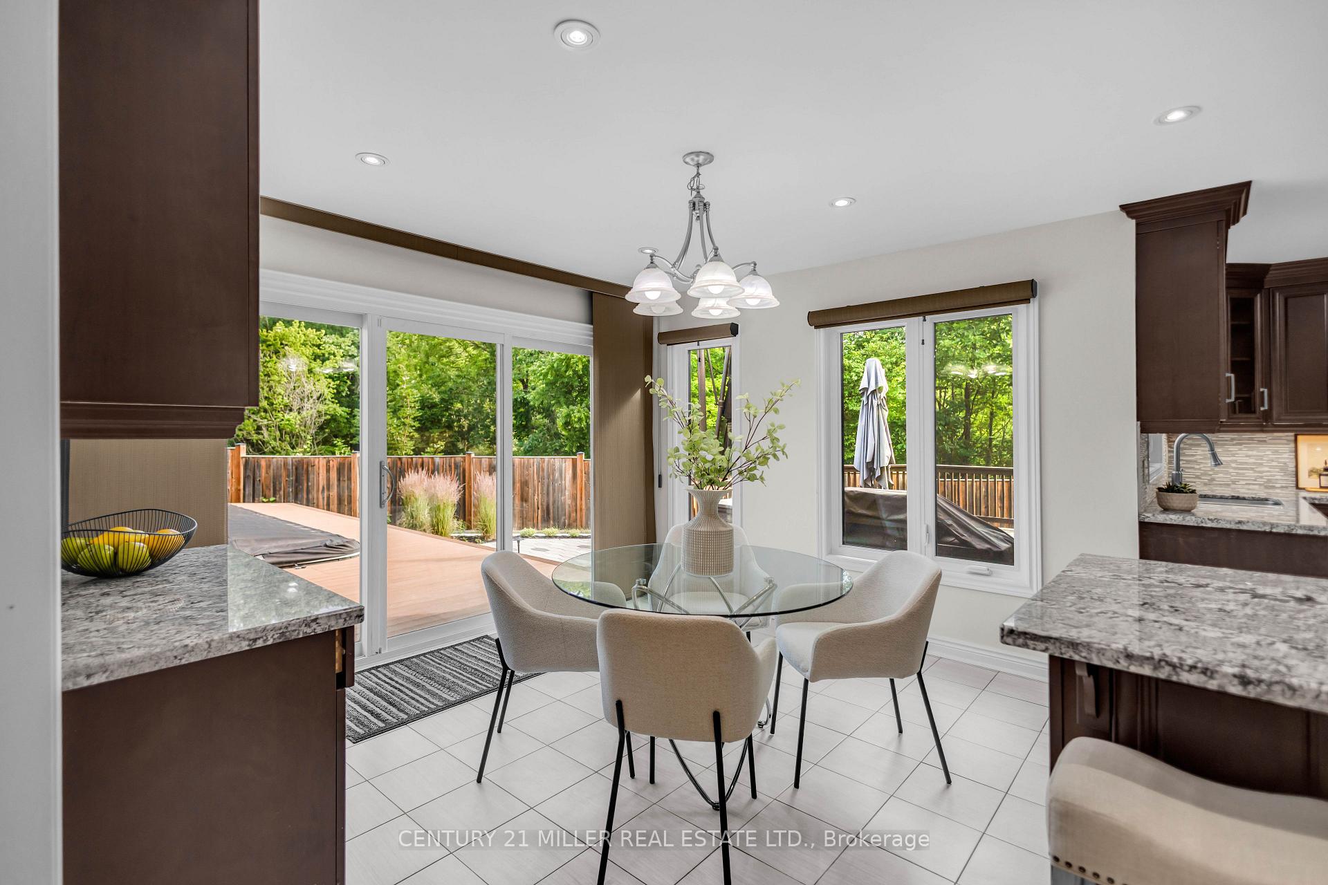 Photo 17 of 1398 Winterberry Drive, Burlington, Tyandaga — HOMEH