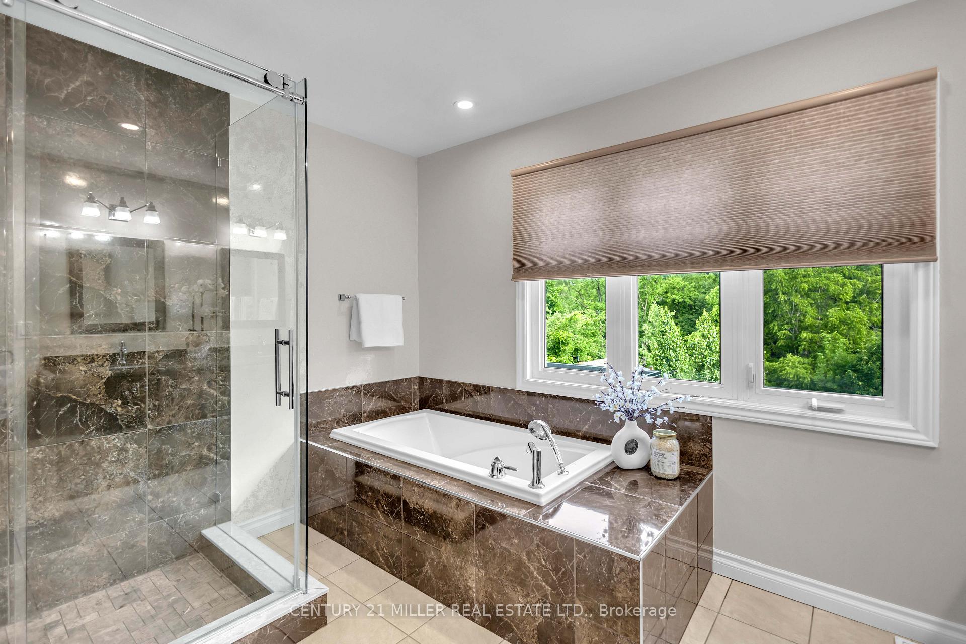 Photo 26 of 1398 Winterberry Drive, Burlington, Tyandaga — HOMEH